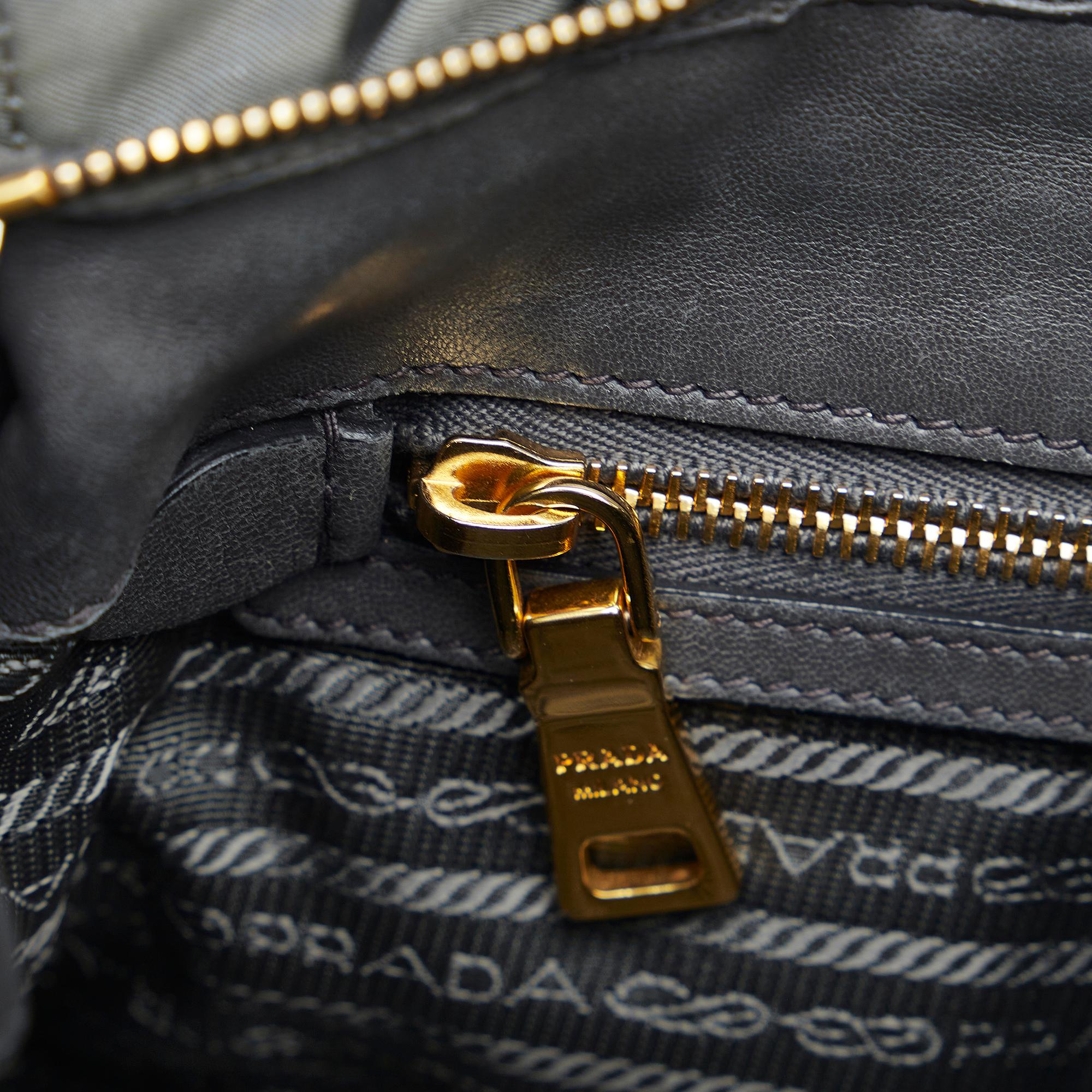 Prada Tessuto Gaufre Tote Bag (SHG-gJss9W)