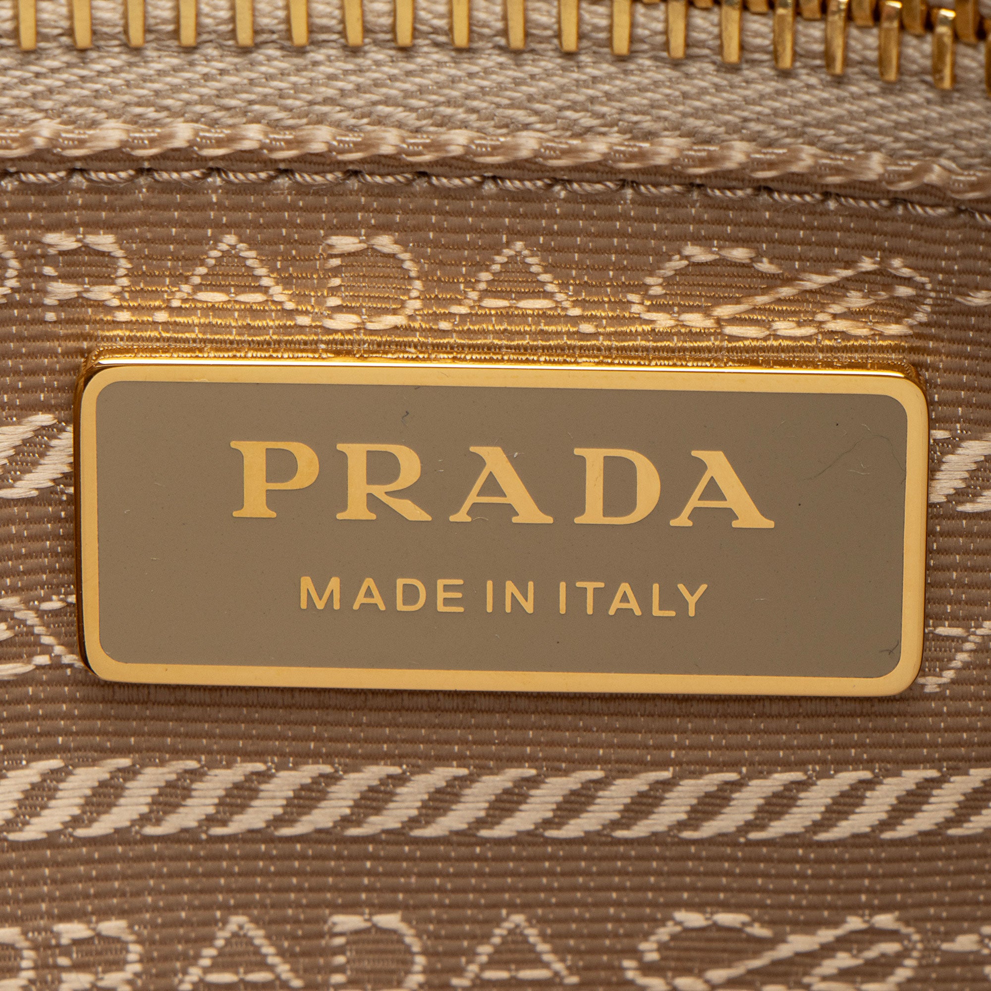 Prada Tessuto Impunturato Re-Edition 1995 Chain Medium Shoulder Bag