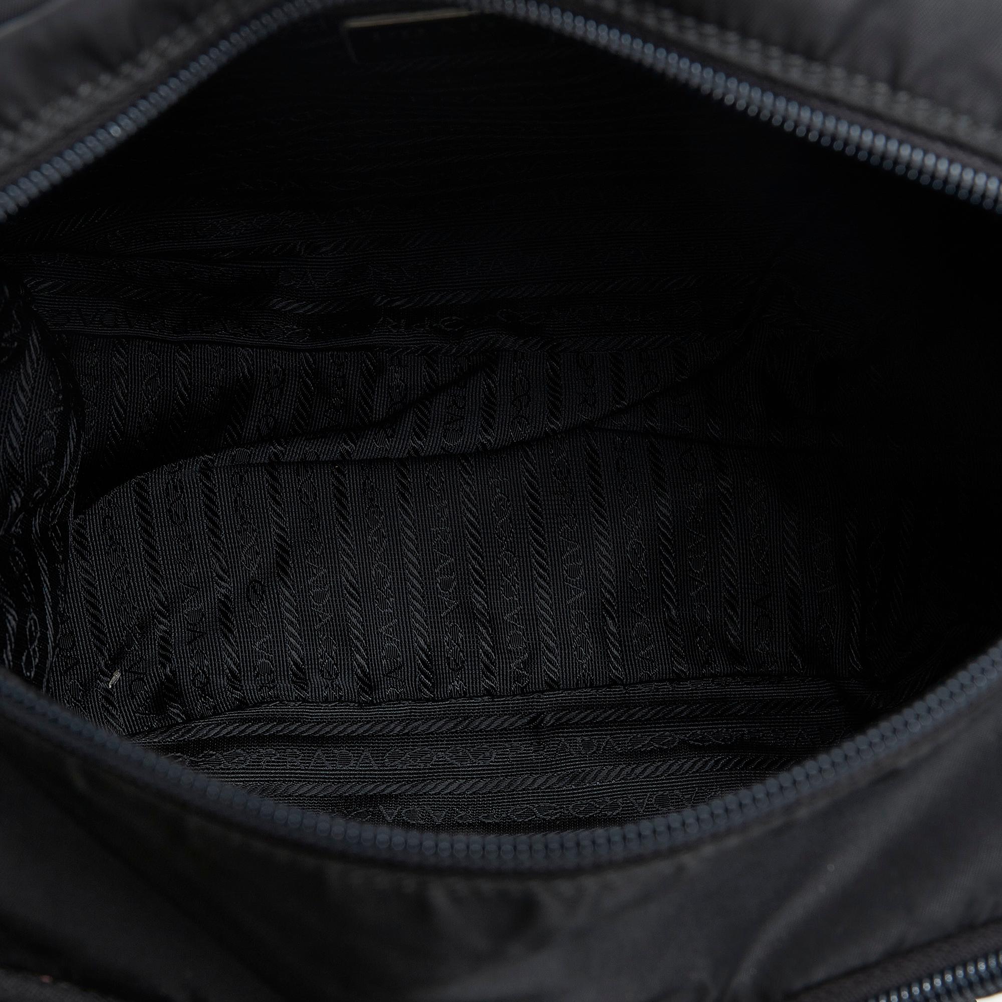 Prada Tessuto Messenger Bag (SHG-OGnAWK)