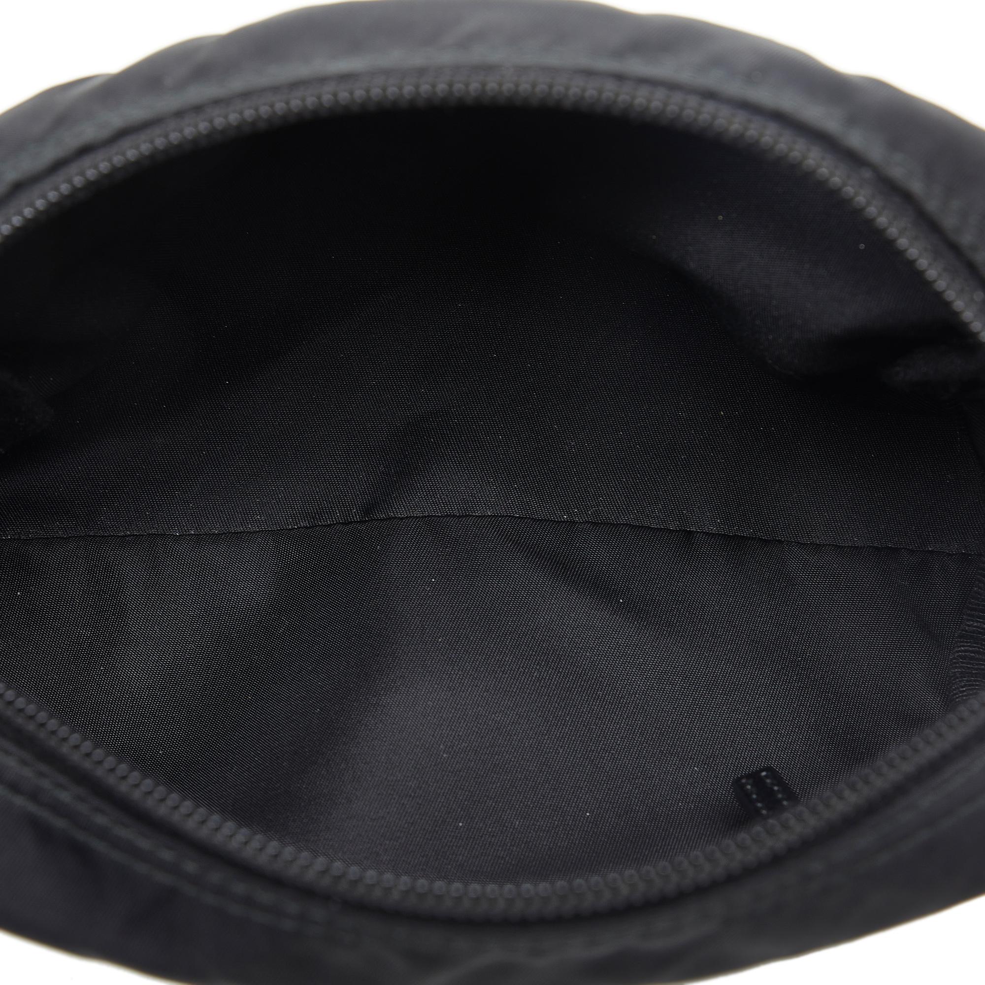 Prada Tessuto Pouch (SHG-aZbP16)