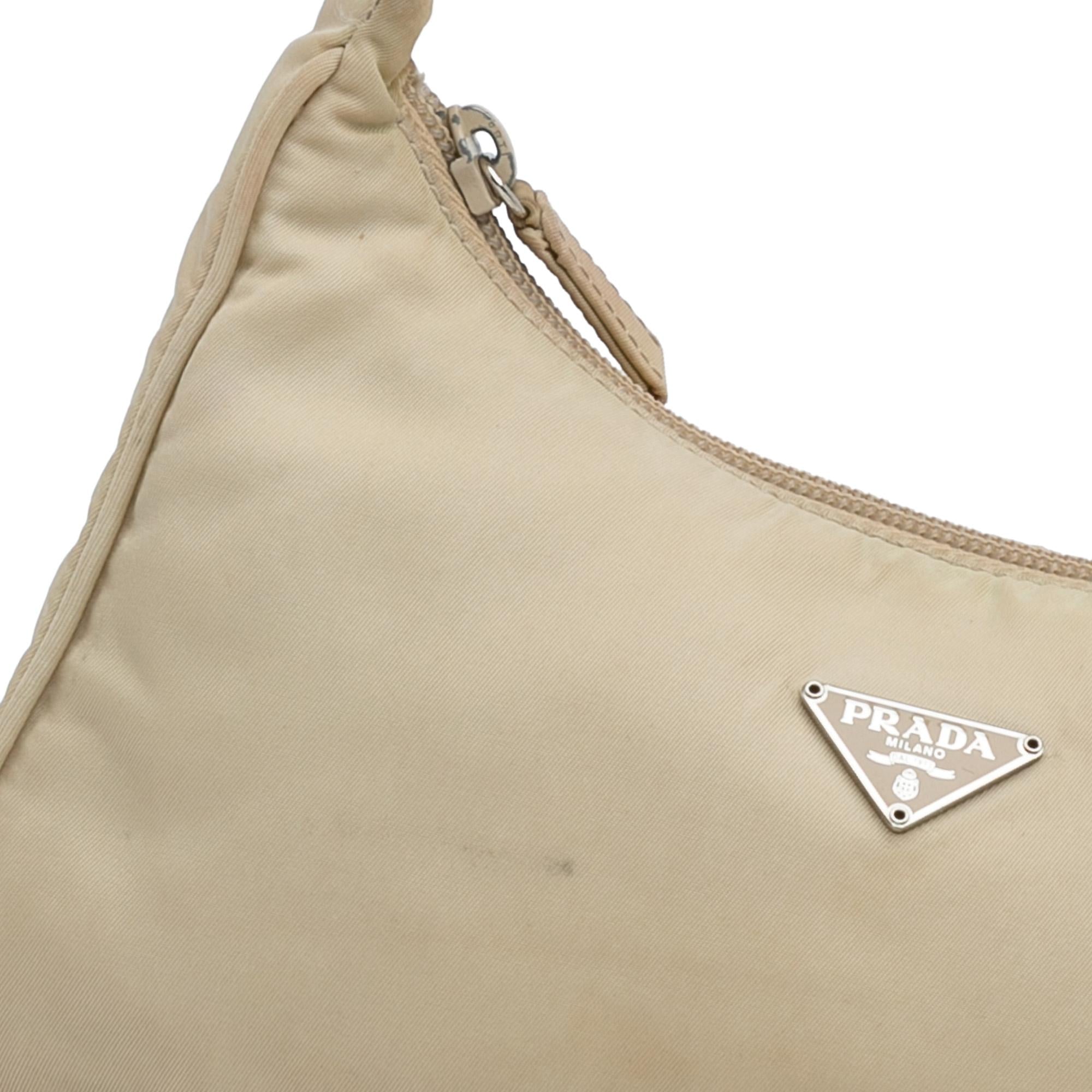 Prada Tessuto Re-Edition 2000 Baguette (SHG-QJJpyn)
