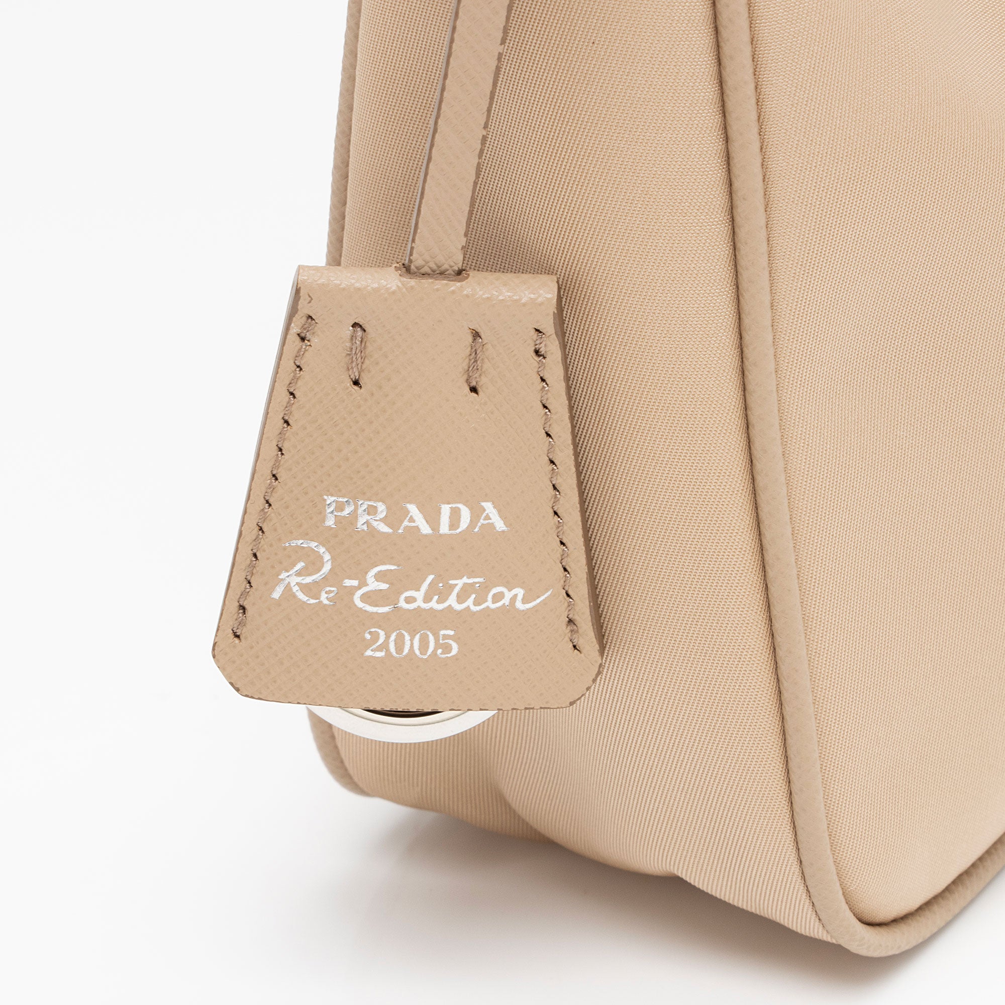 Prada Tessuto Re-Edition 2000 Mini Hobo (SHF-AwkQzI)
