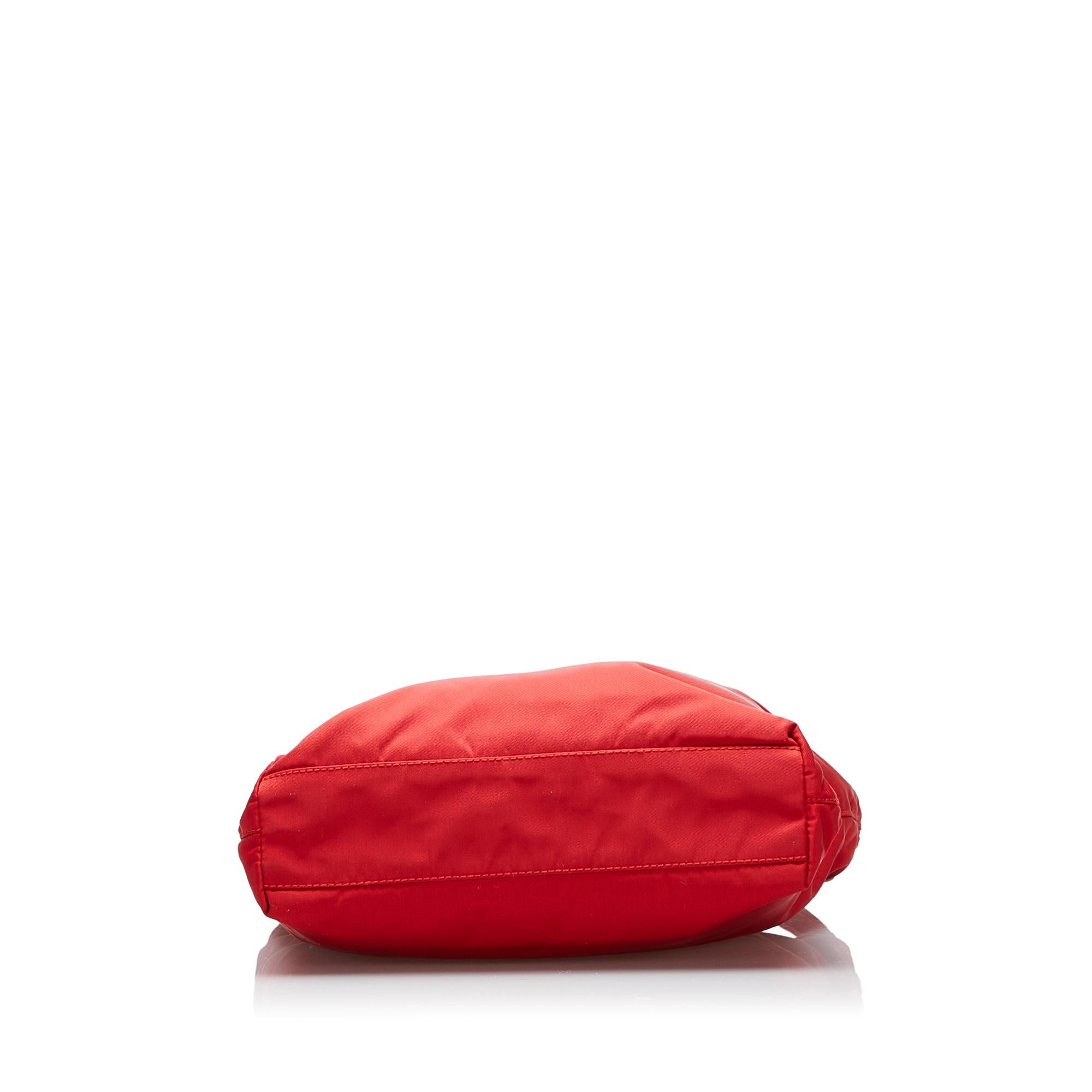 Prada Tessuto Shoulder Bag (SHG-JYhAQF)