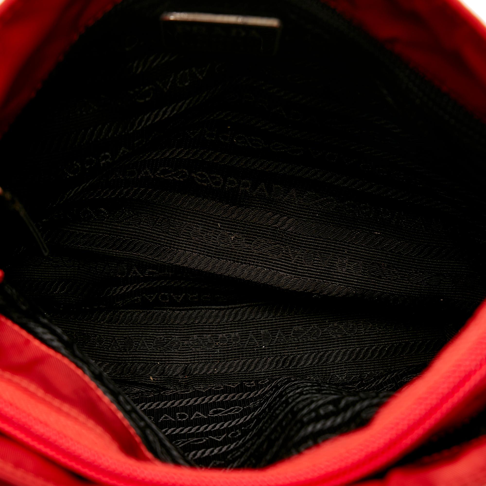 Prada Tessuto Shoulder Bag (SHG-JYhAQF)