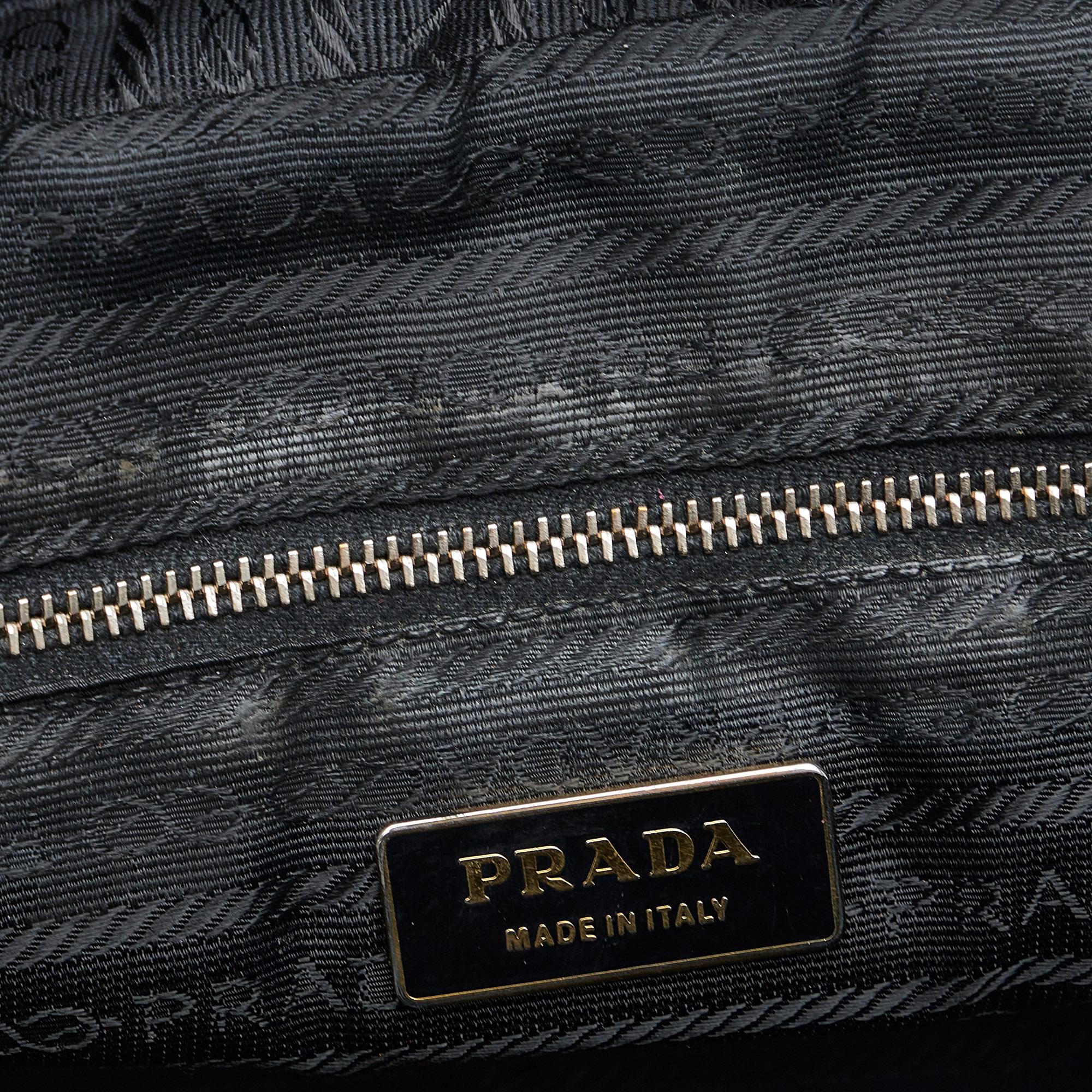Prada Tessuto Shoulder Bag (SHG-YPrNUz)