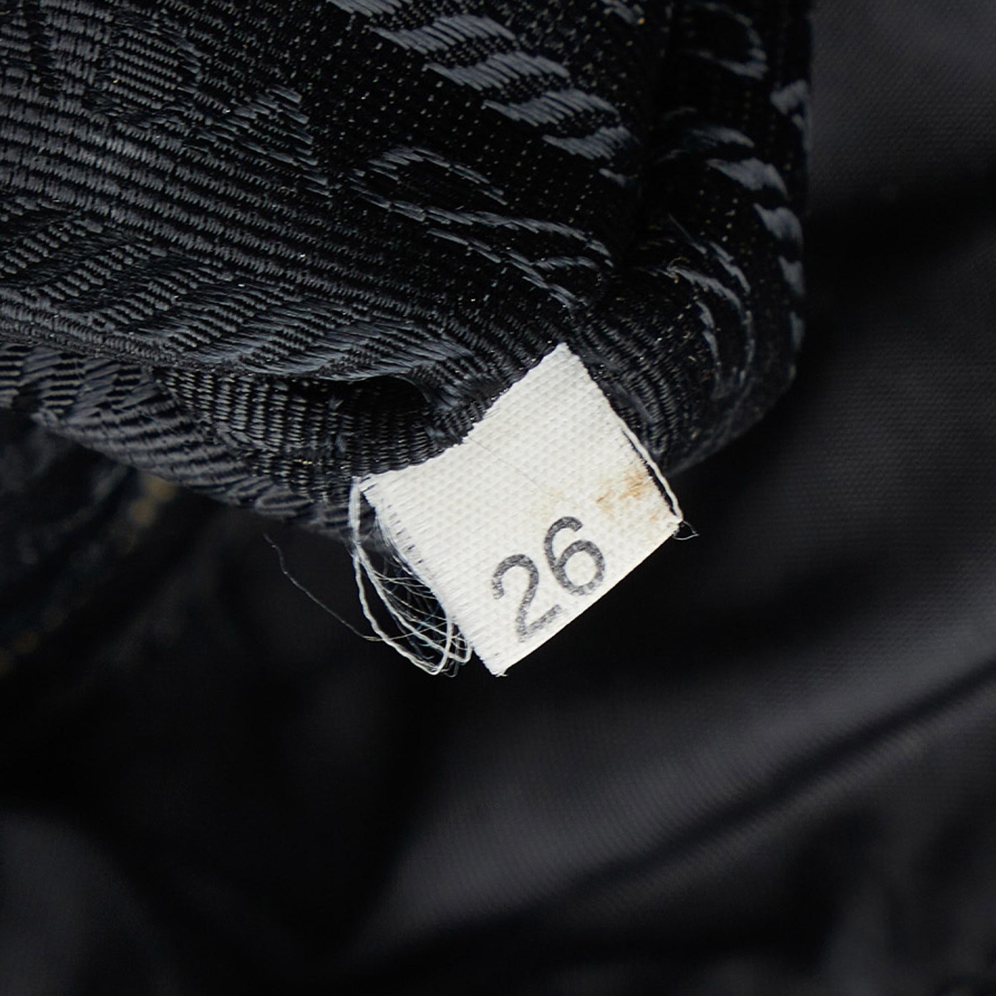 Prada Tessuto Shoulder Bag (SHG-iYIrhn)