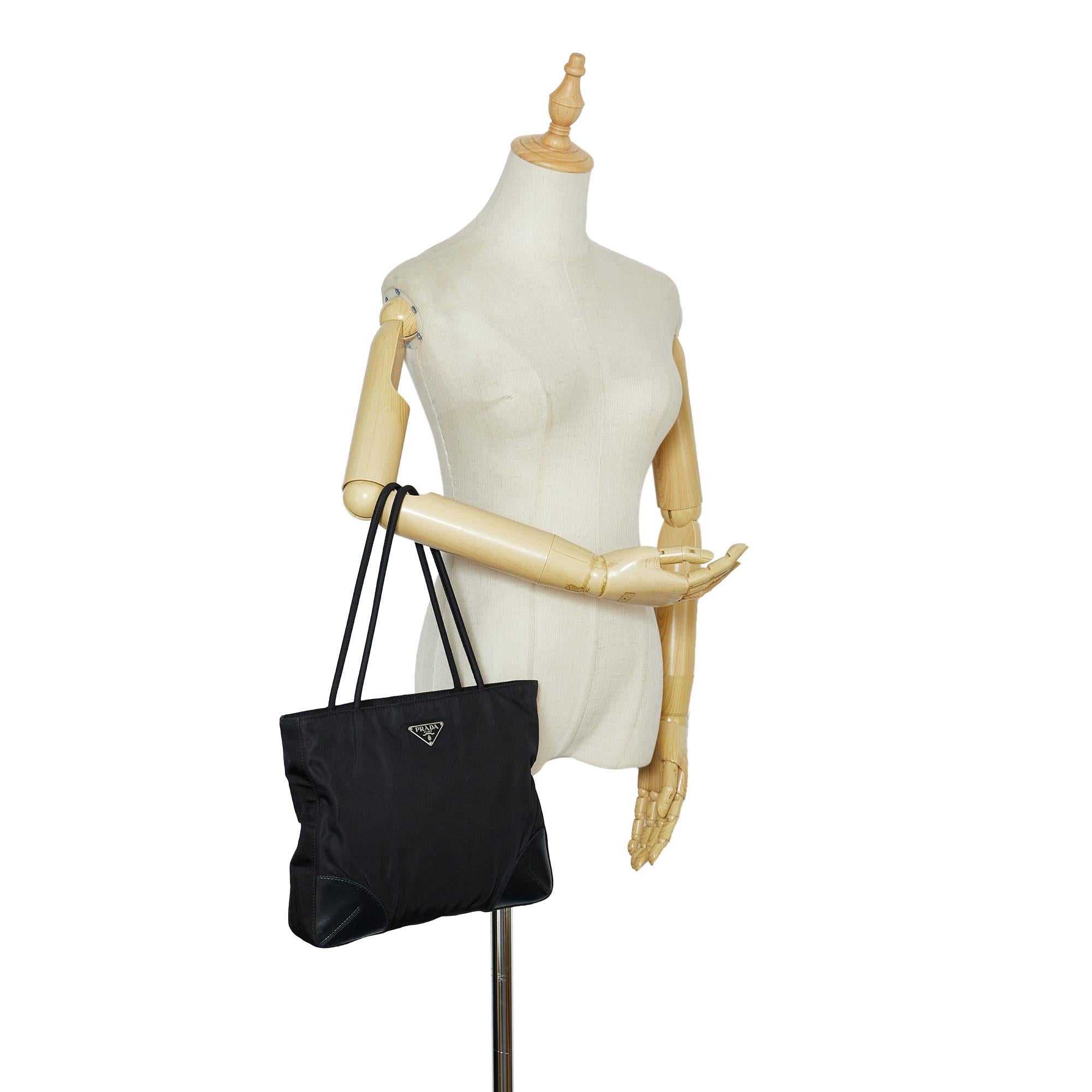 Prada Tessuto Shoulder Bag (SHG-iYIrhn)