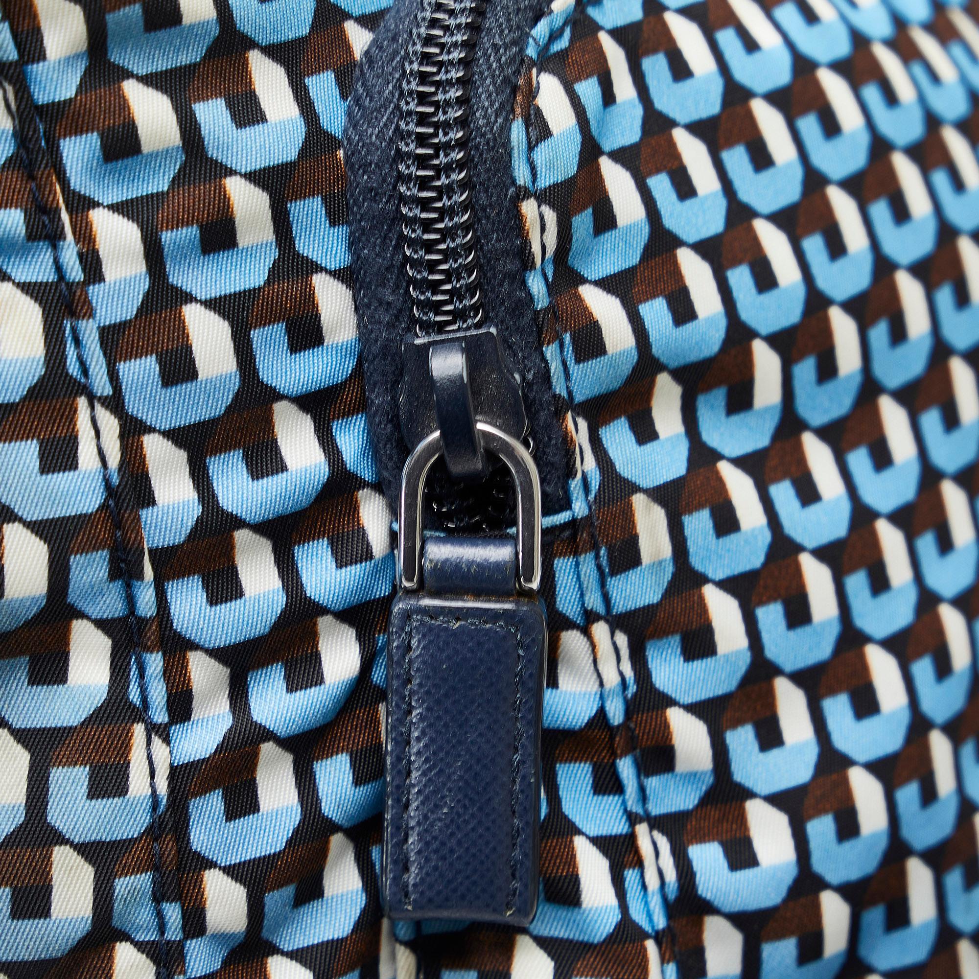 Prada Tessuto Stampato Messenger Bag (SHG-xUHggw)