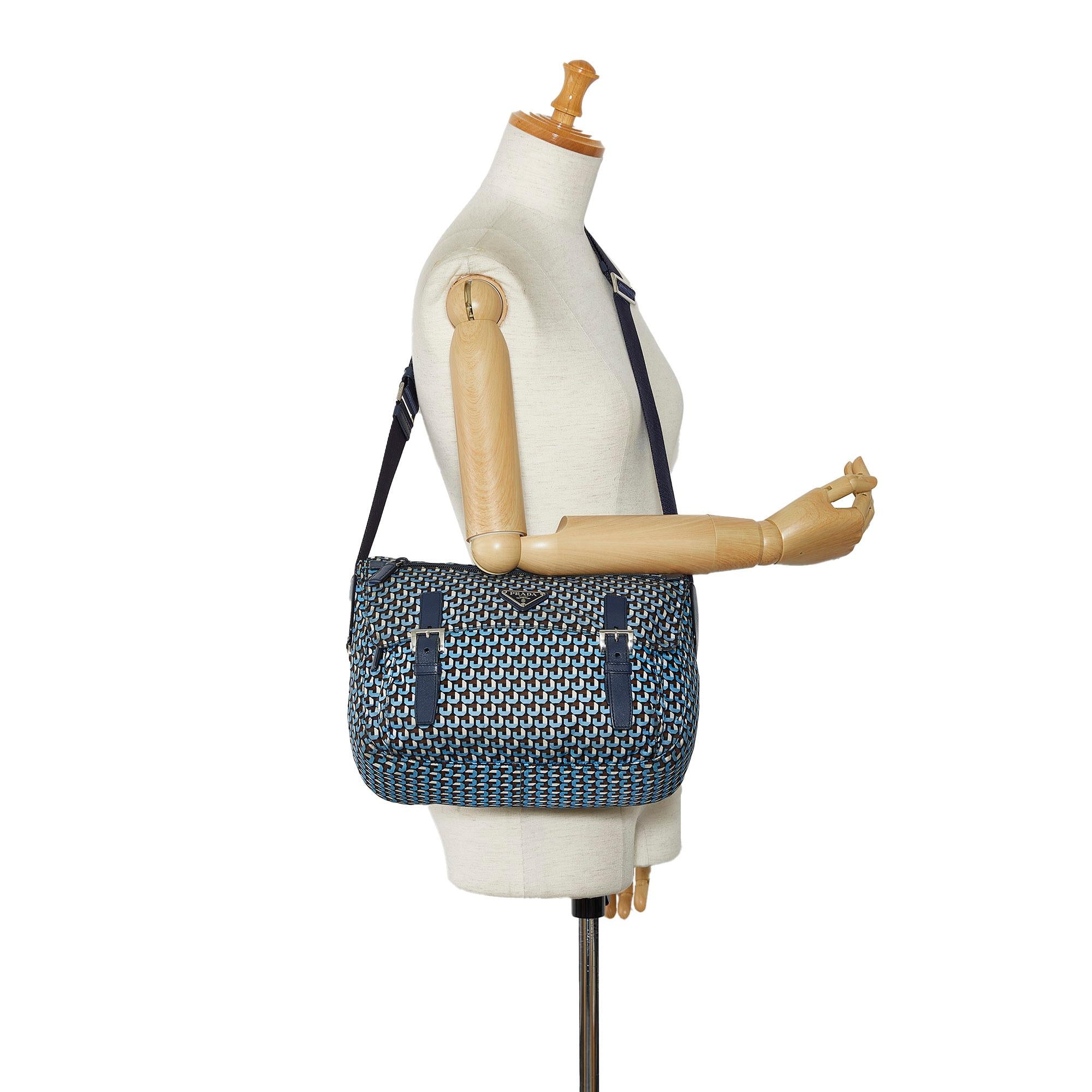 Prada Tessuto Stampato Messenger Bag (SHG-xUHggw)