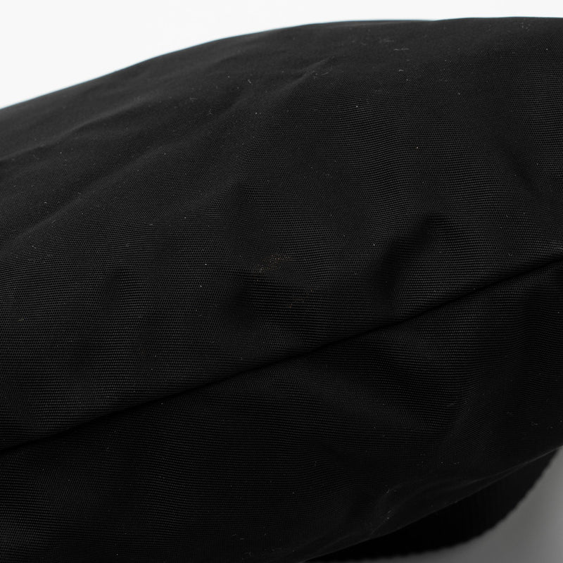 Prada Vintage Tessuto Messenger Bag (SHF-D3WoVA)
