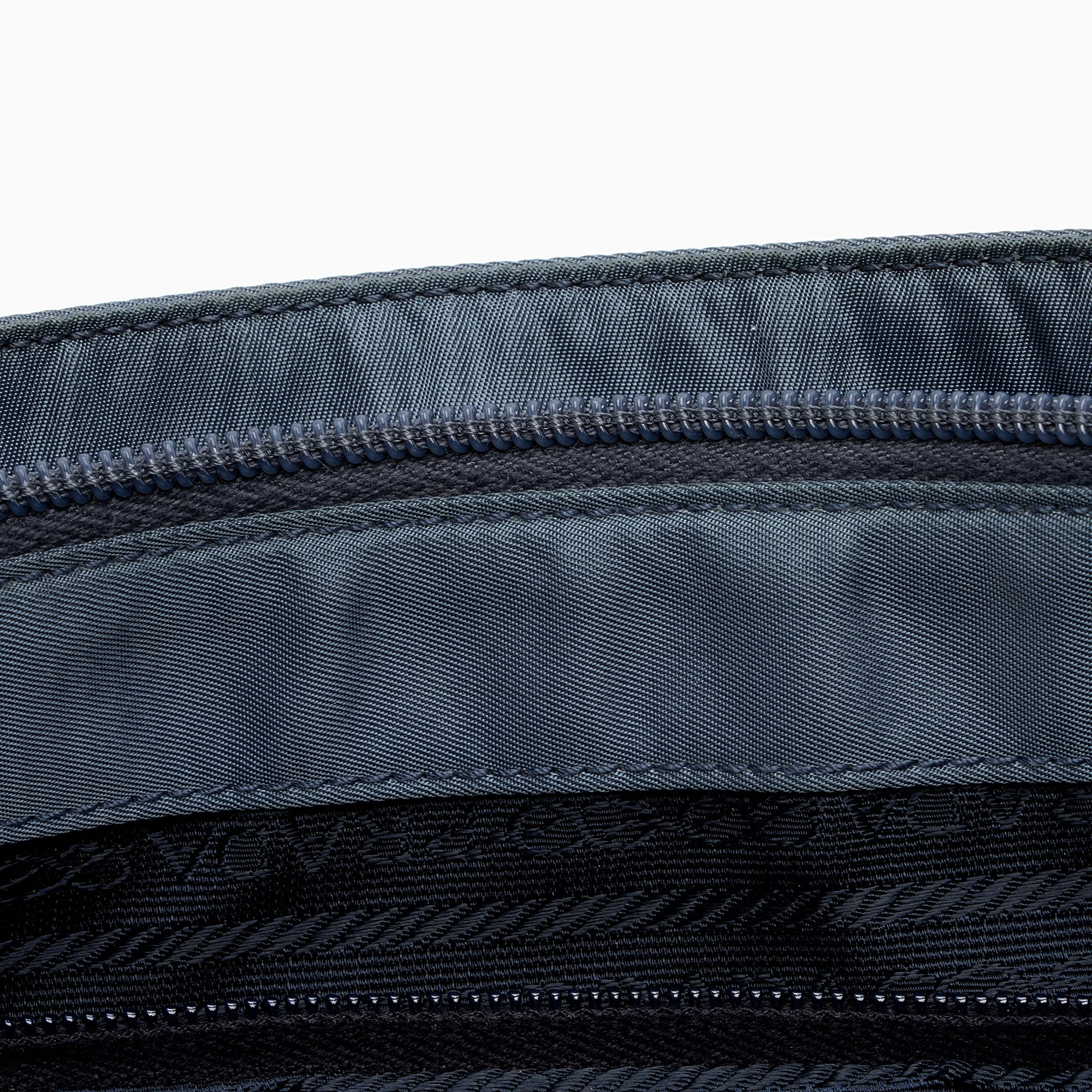 Prada Vintage Tessuto Small Tote (SHF-vOF7uH)