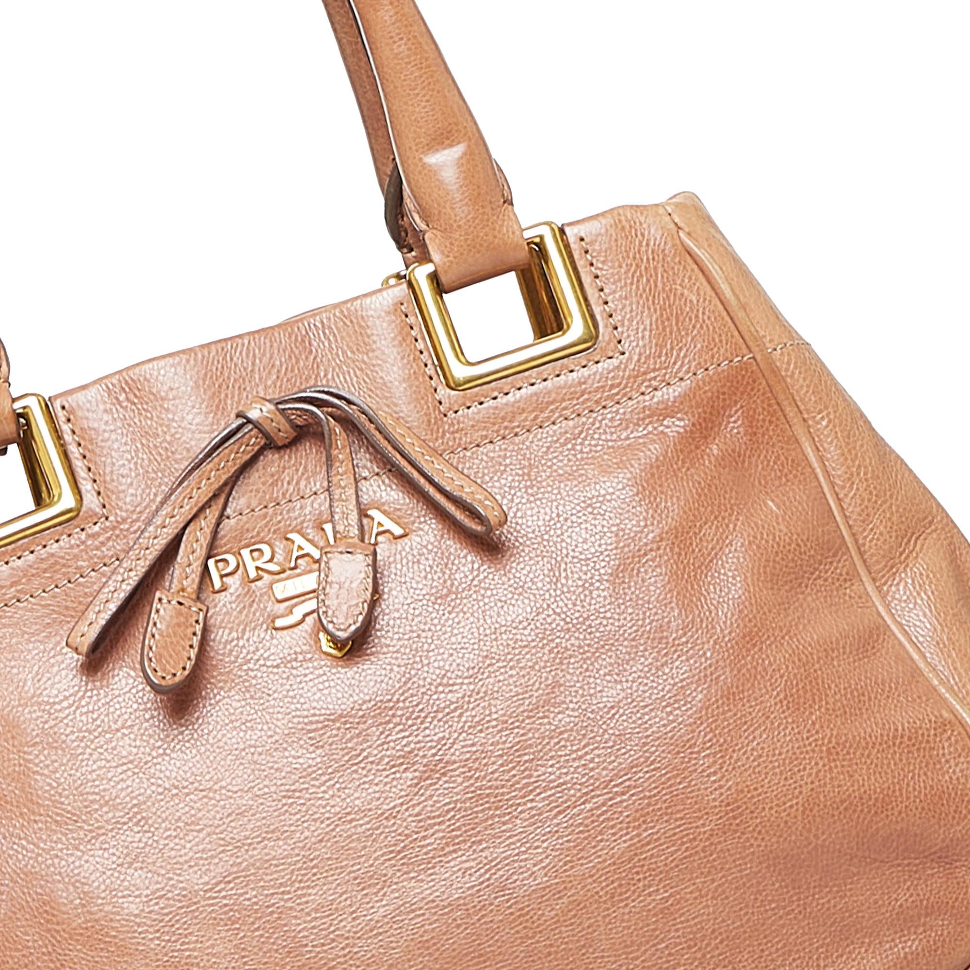 Prada Vitello Daino Handbag (SHG-i80c4f)