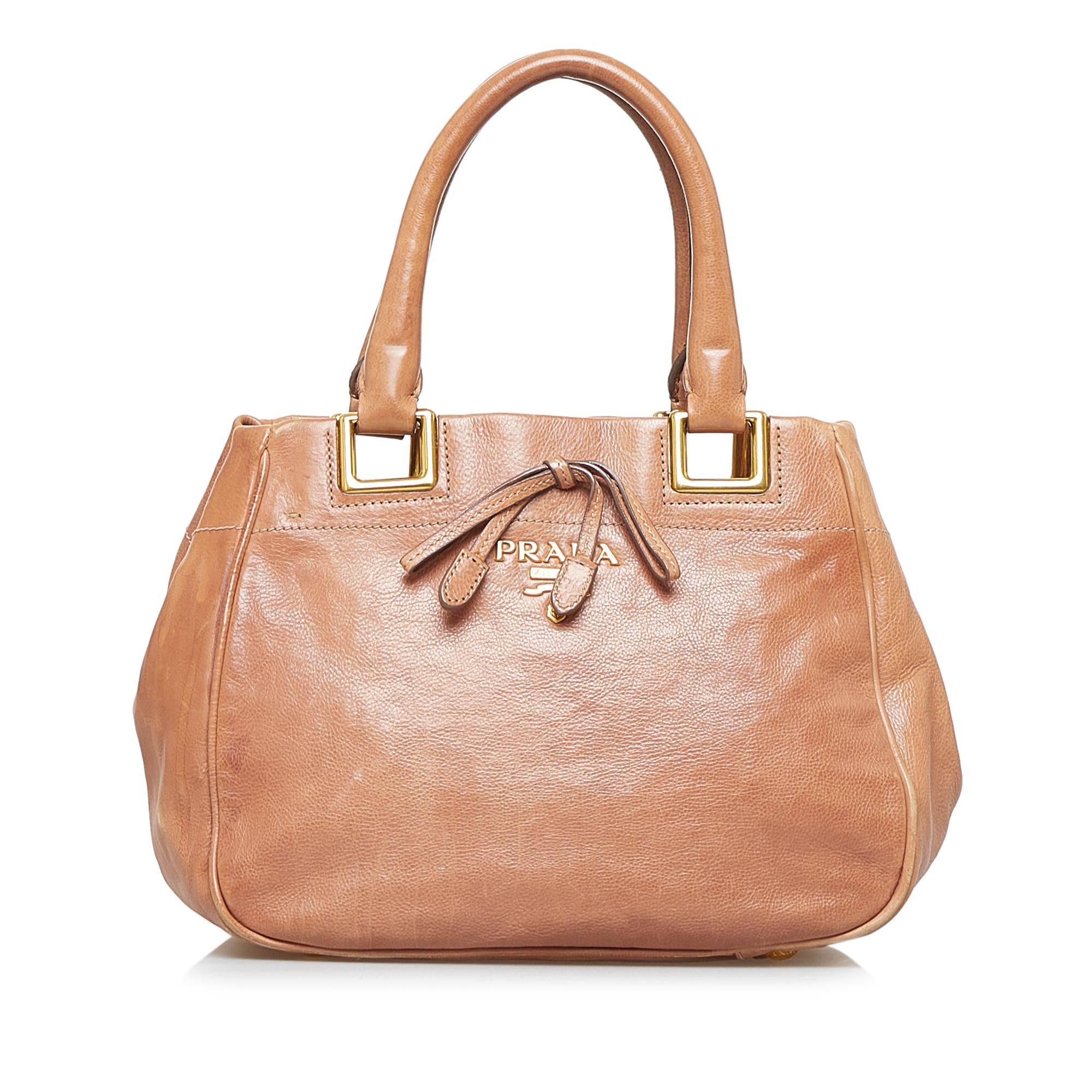 Prada Vitello Daino Handbag (SHG-i80c4f)