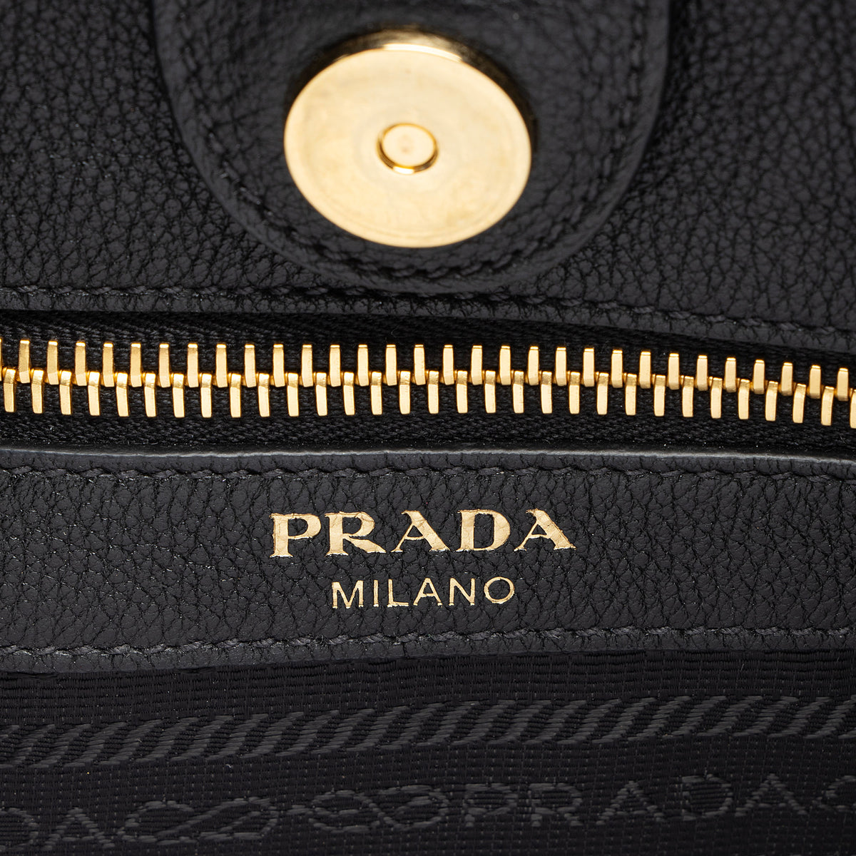 Prada Vitello Daino Messenger