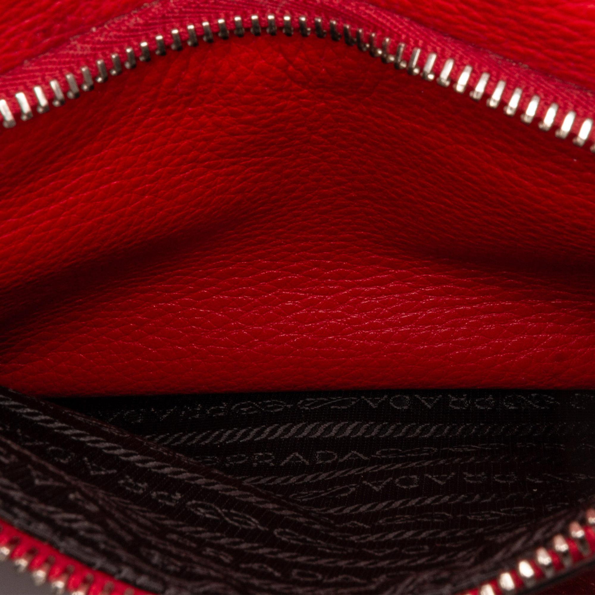 Prada Vitello Daino Pocket Satchel (SHG-O7reXq)