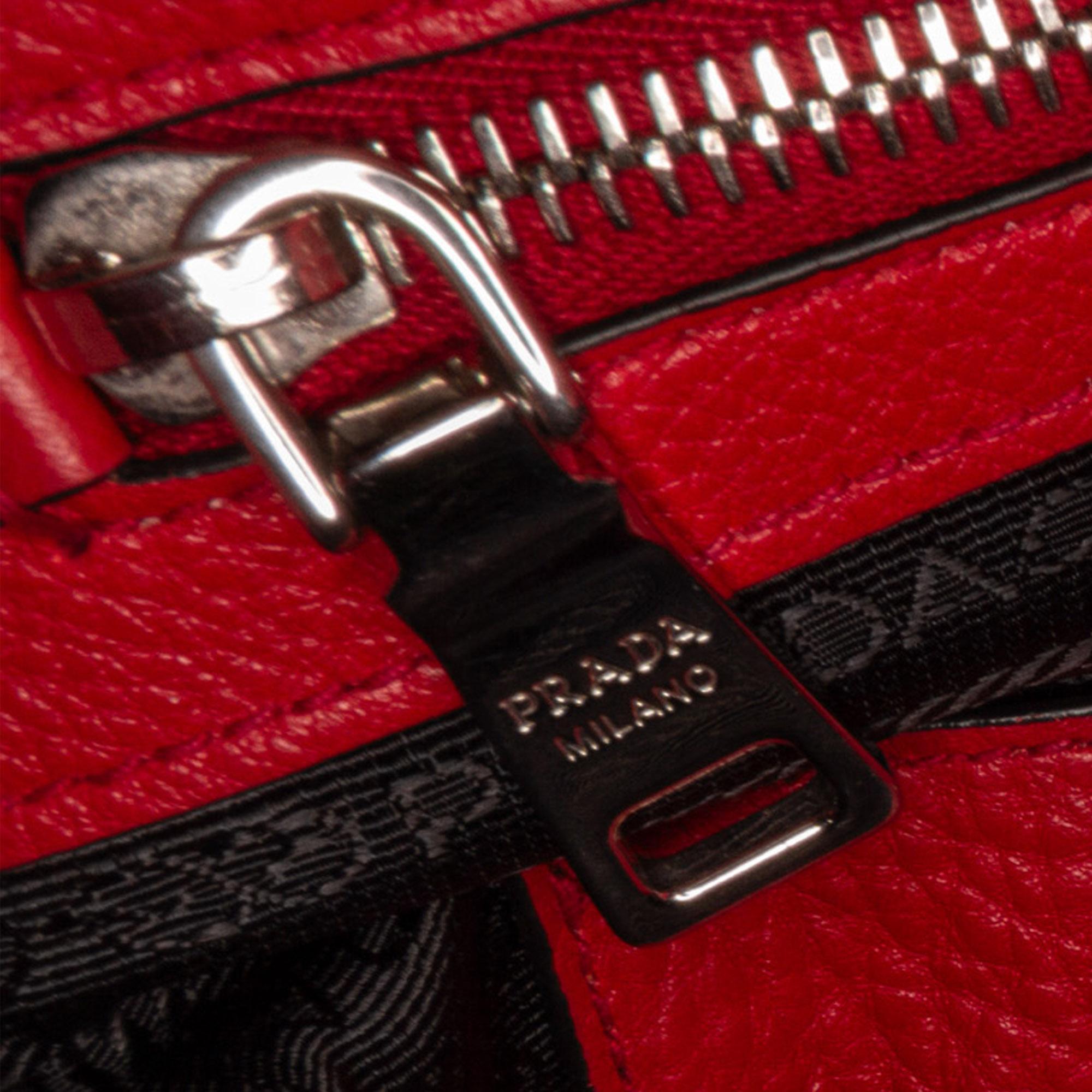 Prada Vitello Daino Pocket Satchel (SHG-O7reXq)