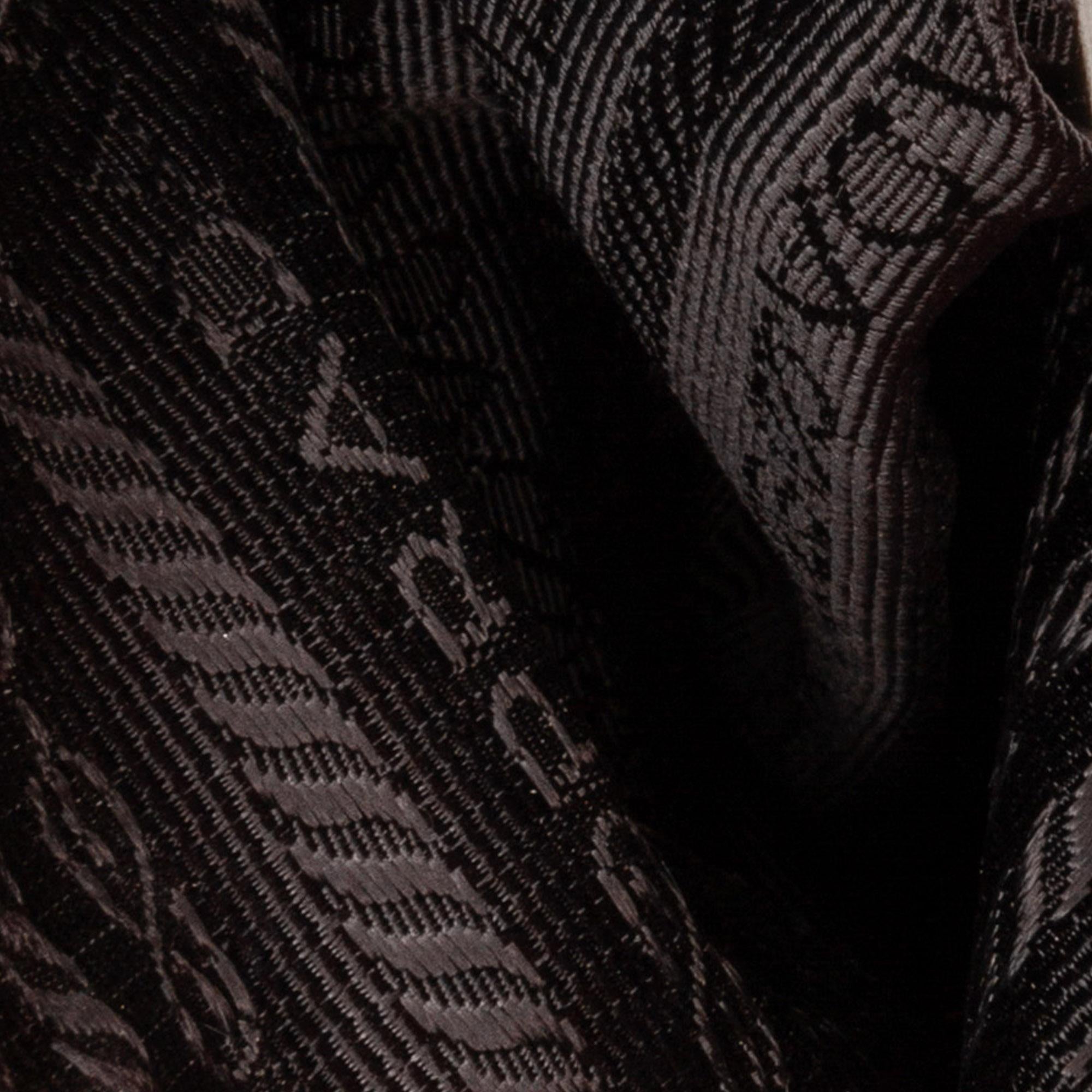 Prada Vitello Daino Pocket Satchel (SHG-O7reXq)