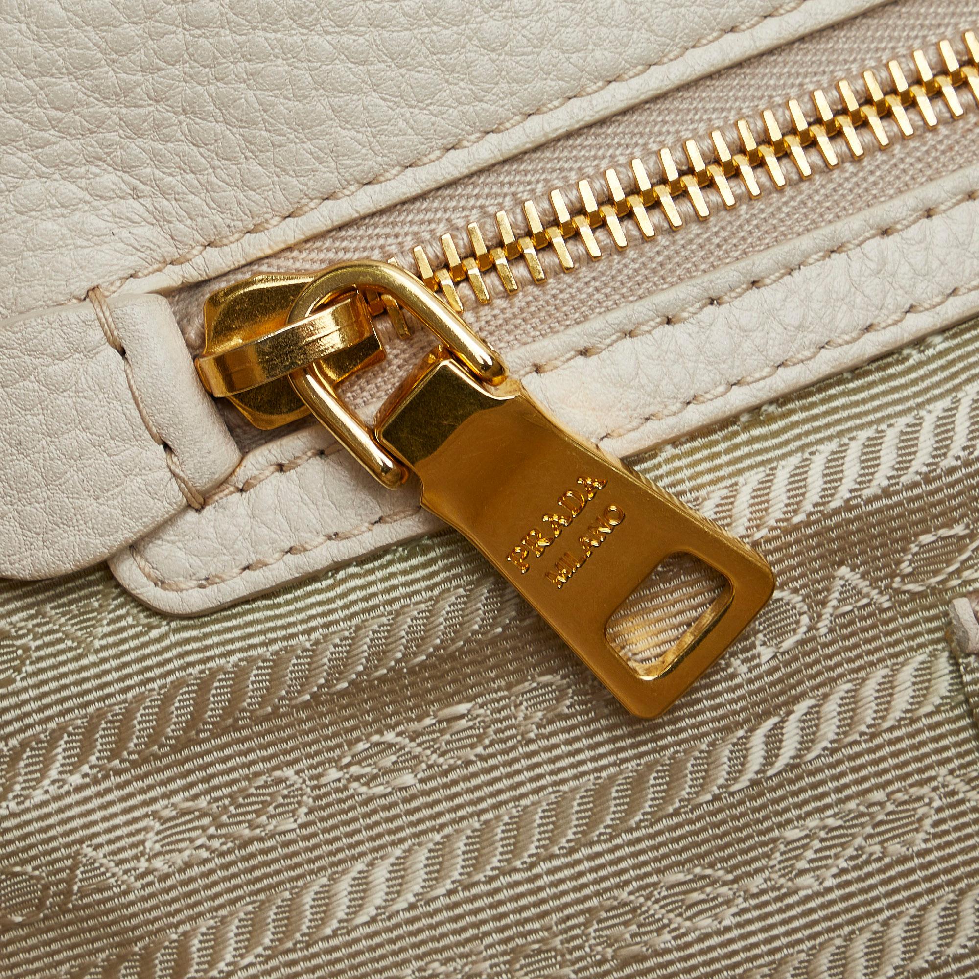 Prada Vitello Daino Satchel (SHG-pw9PC9)