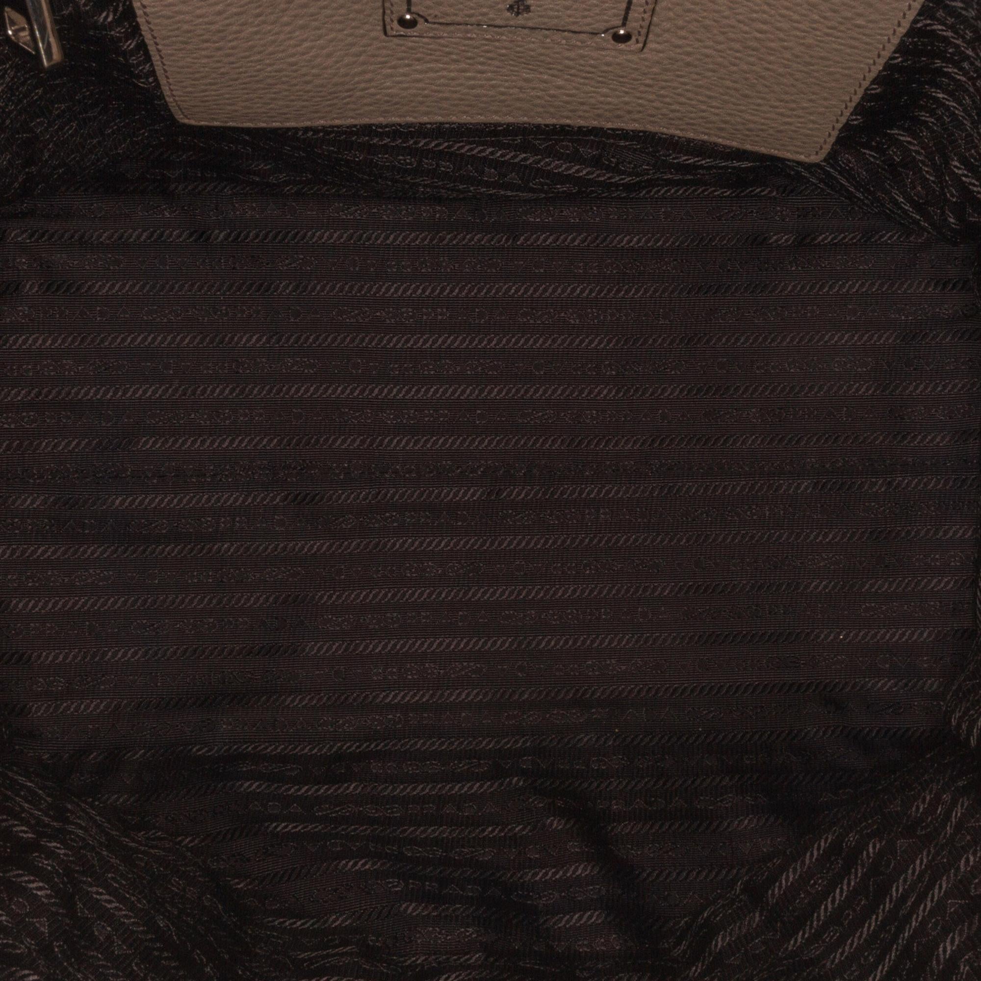 Prada Vitello Daino Satchel (SHG-Thhdnb)