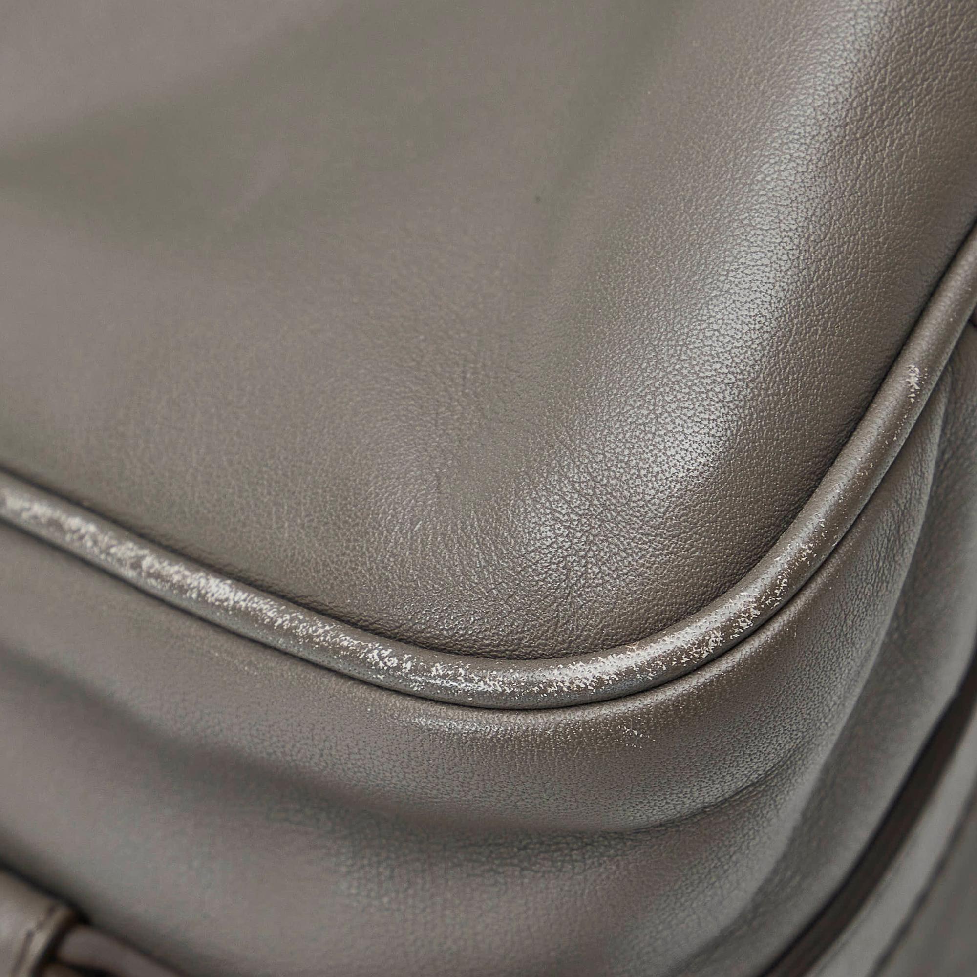 Prada Vitello Daino Satchel (SHG-esq2YX)