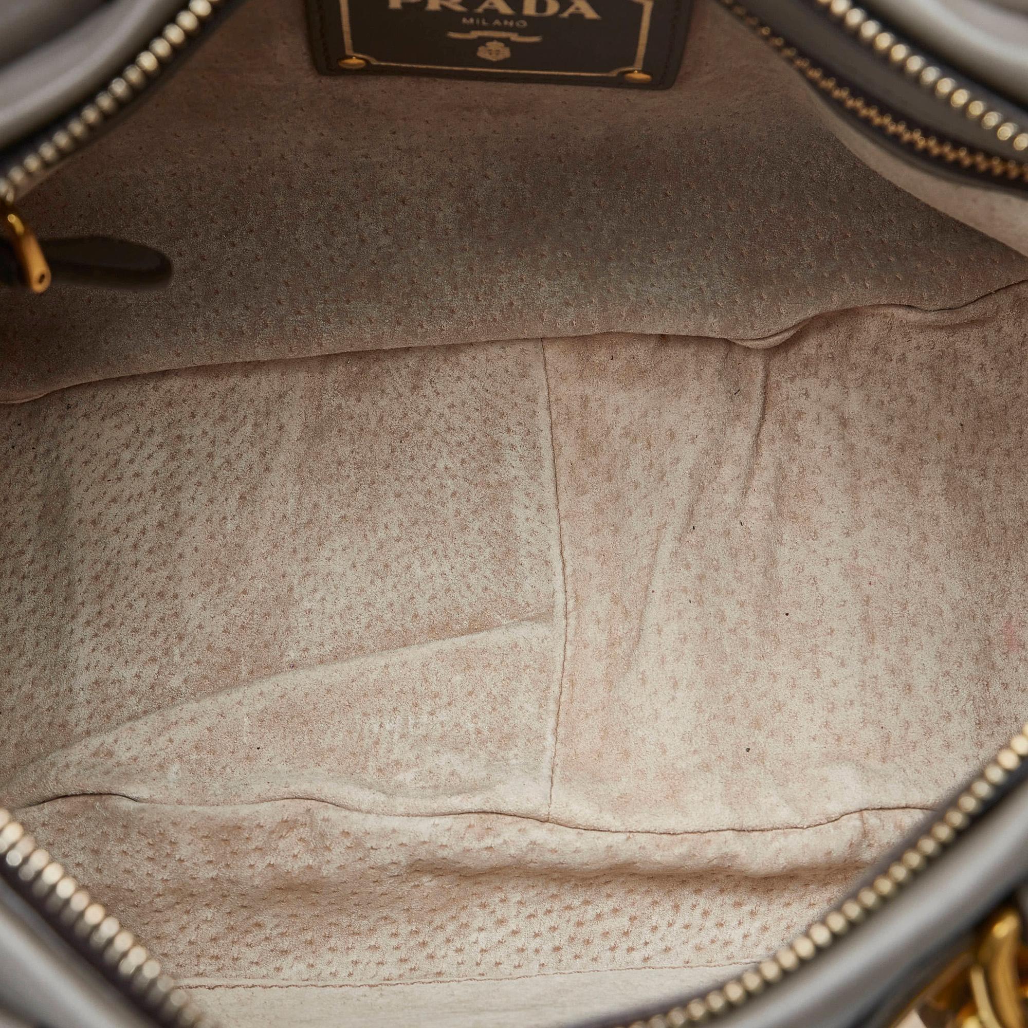 Prada Vitello Daino Satchel (SHG-esq2YX)