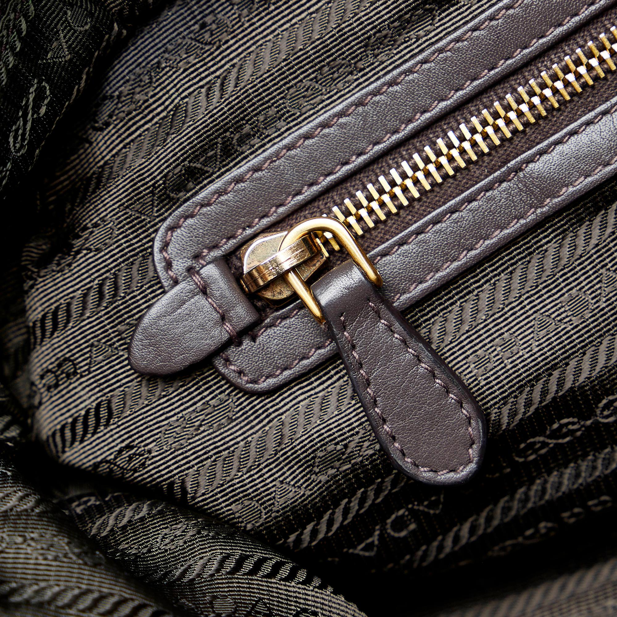 Prada Vitello Daino Satchel (SHG-Vl4p6f)