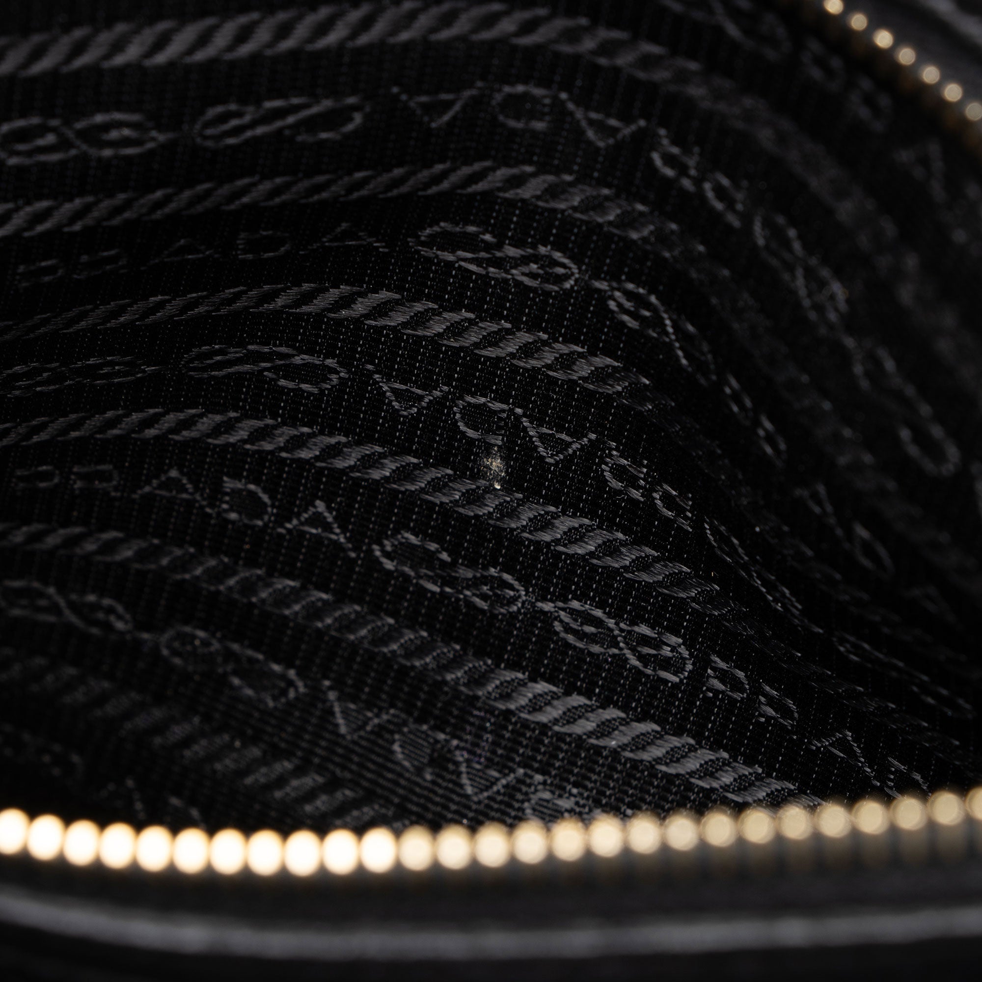 Prada Vitello Daino Boston Bag (SHF-h75hET)