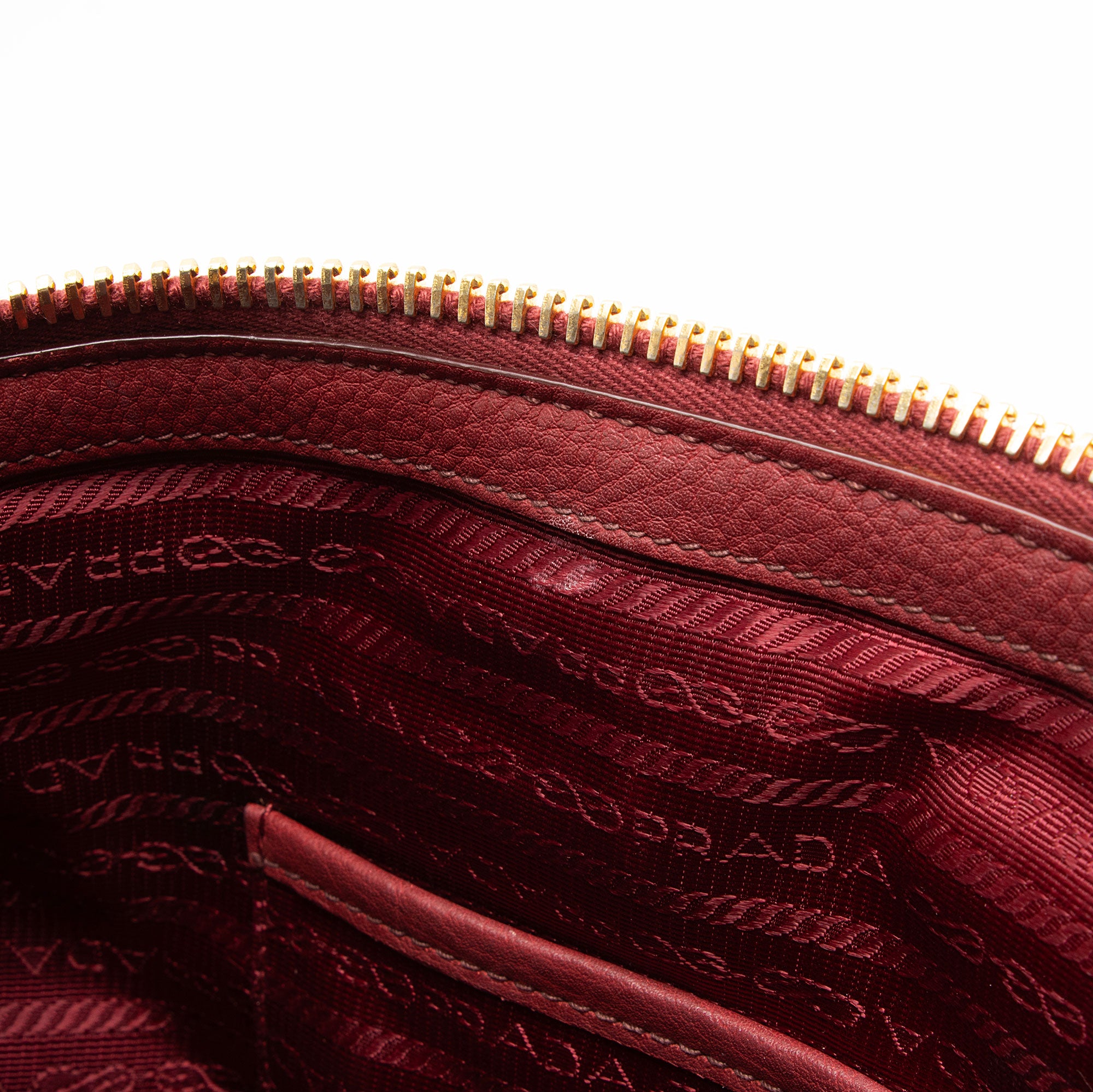 Prada Vitello Daino Satchel (SHF-yhwCjz)