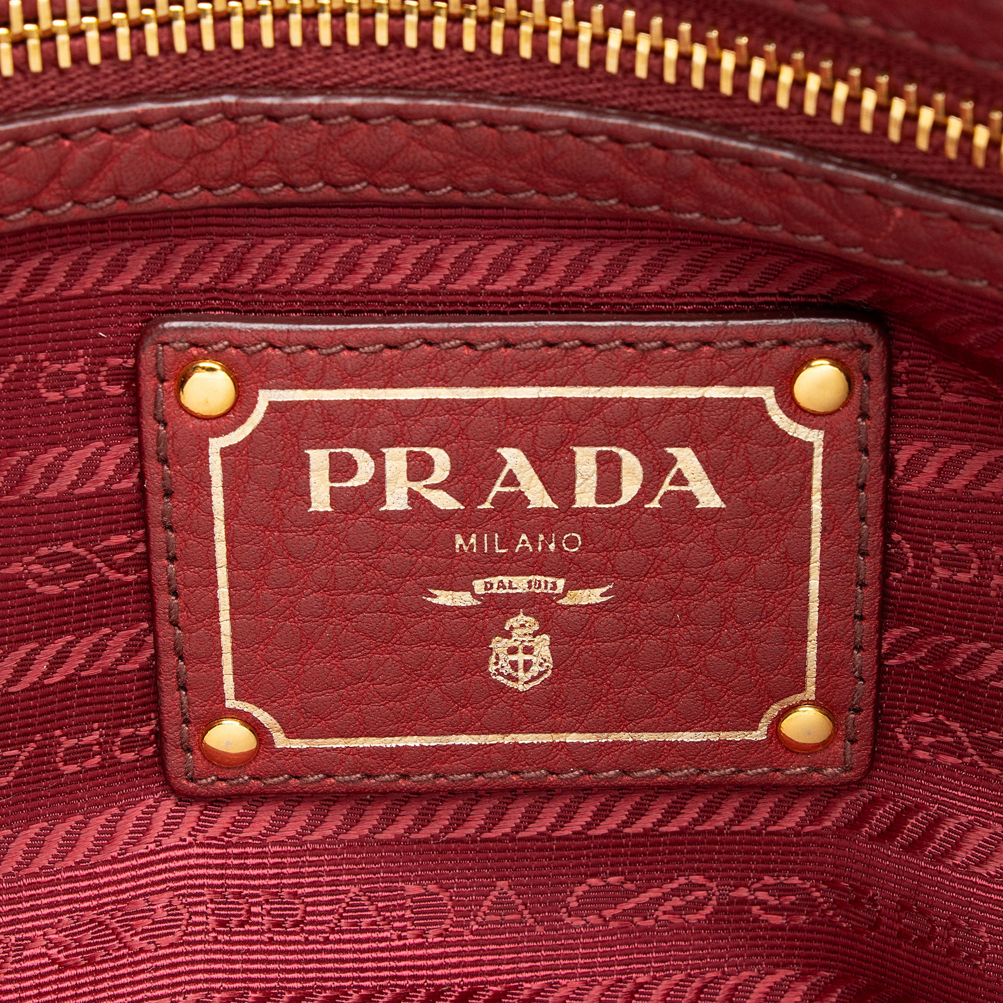 Prada Vitello Daino Satchel (SHF-yhwCjz)