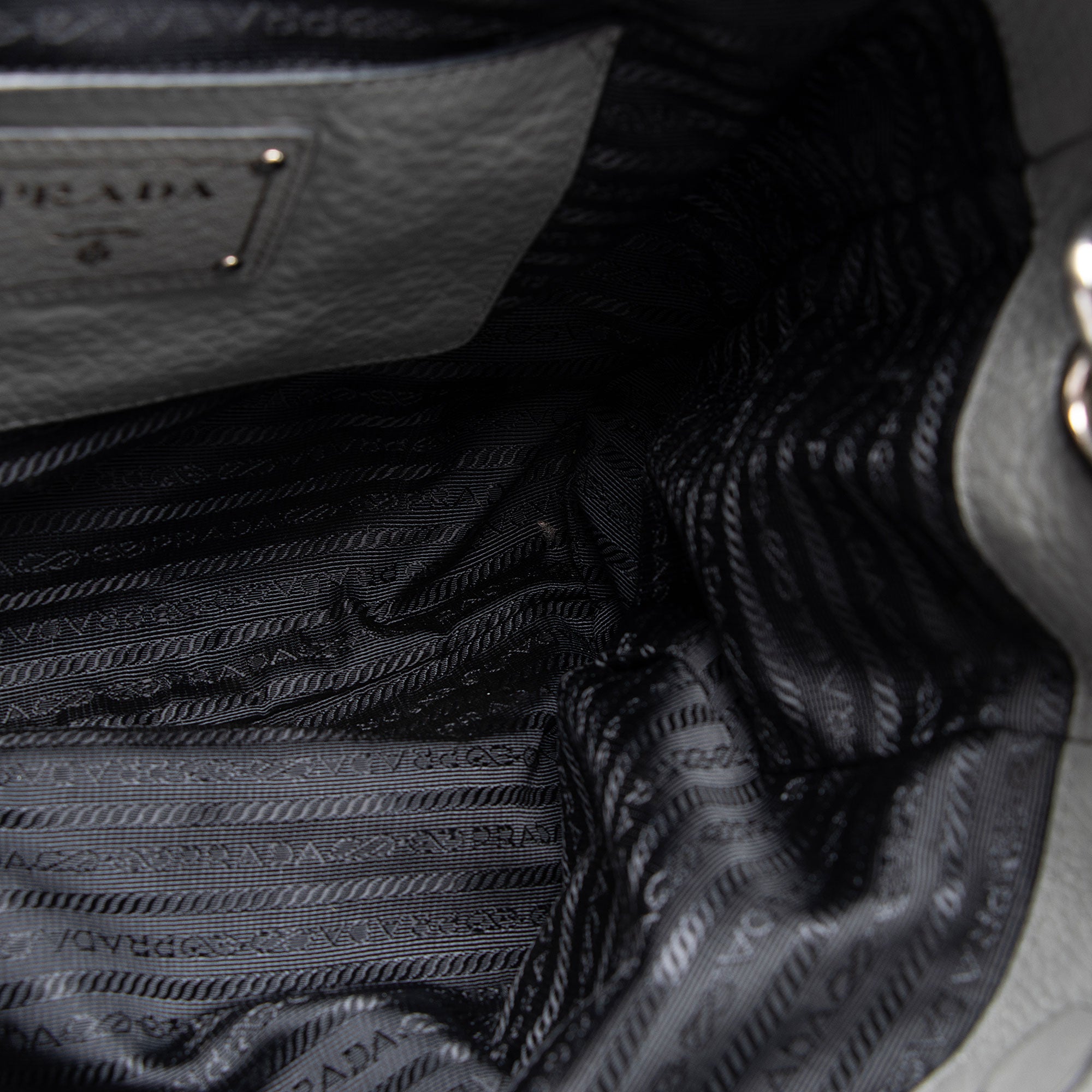 Prada Vitello Daino Shopping Tote (SHF-VEDEUE)