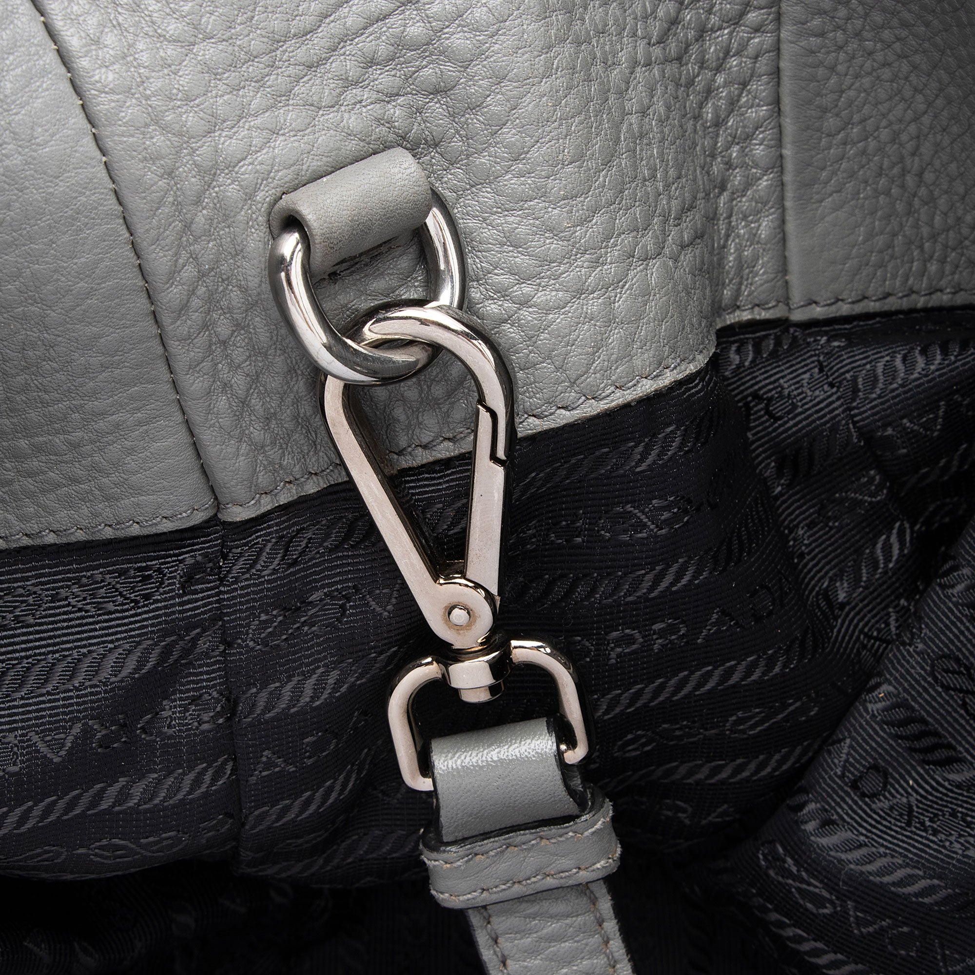 Prada Vitello Daino Shopping Tote (SHF-VEDEUE)