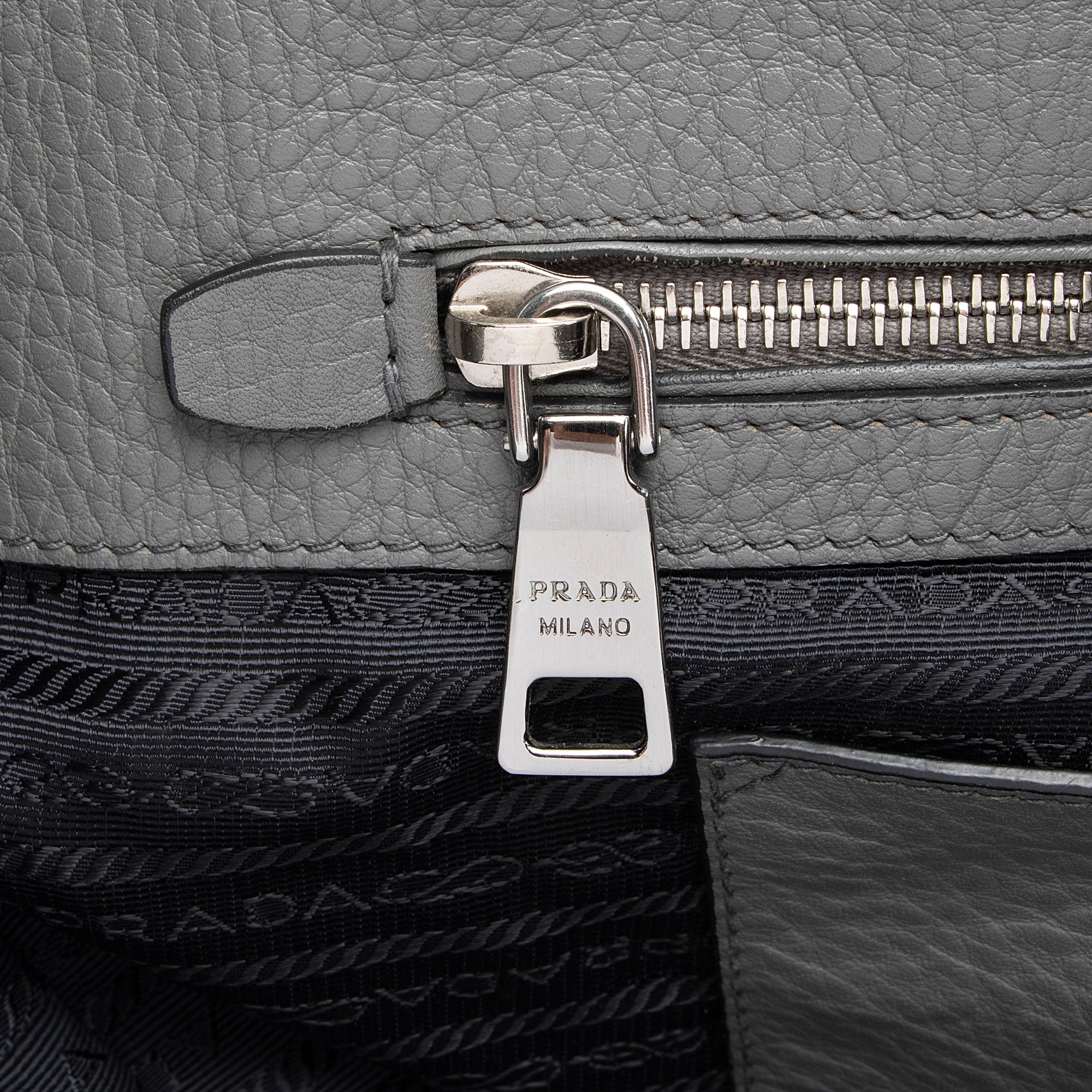 Prada Vitello Daino Shopping Tote (SHF-VEDEUE)