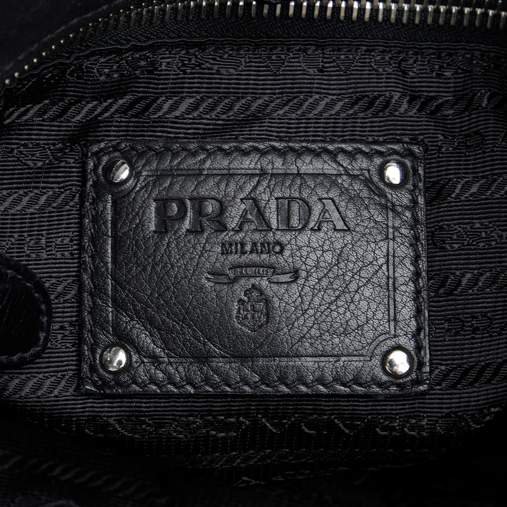 Prada Vitello Daino Shoulder Bag (SHG-cn1jvN)