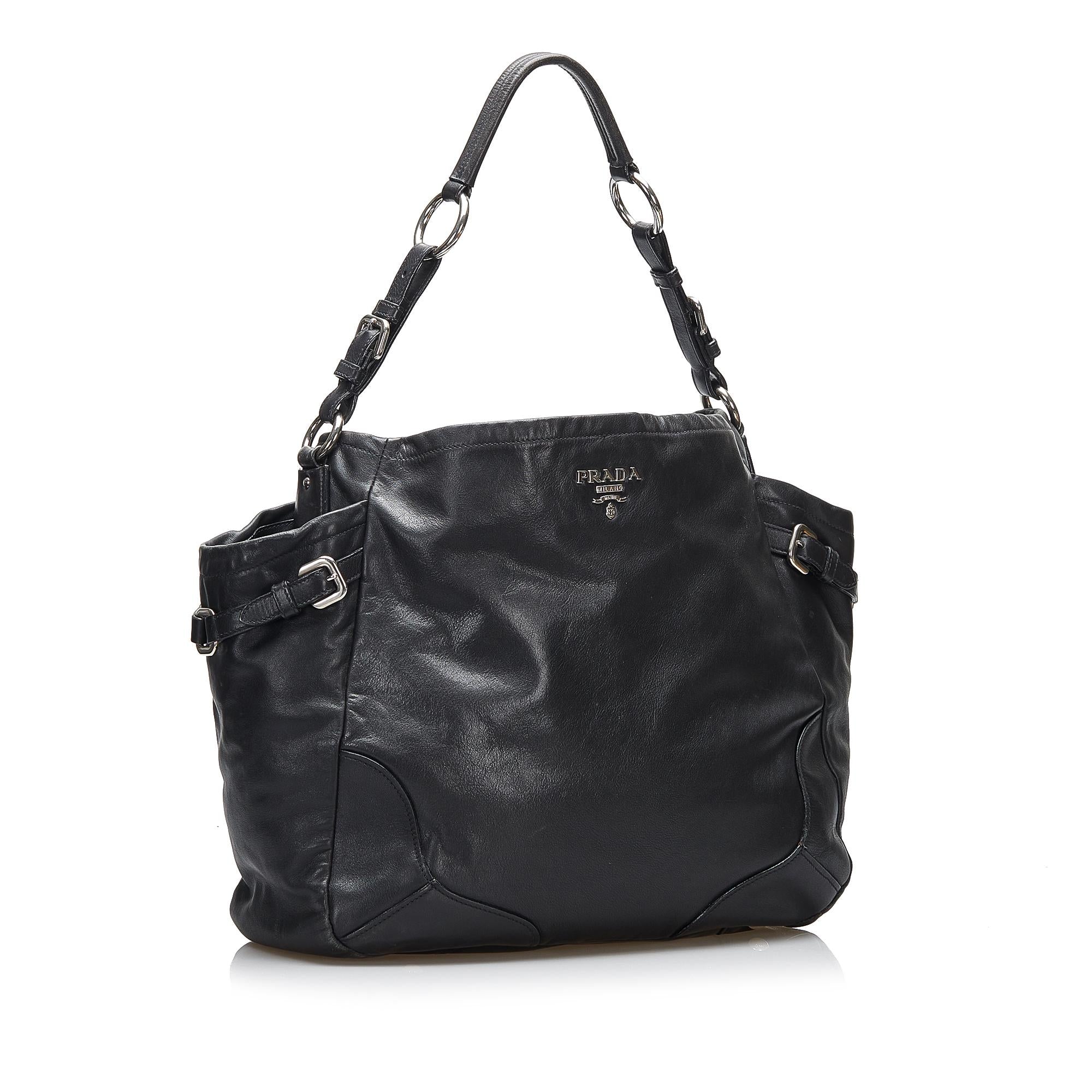 Prada Vitello Daino Shoulder Bag (SHG-cn1jvN)