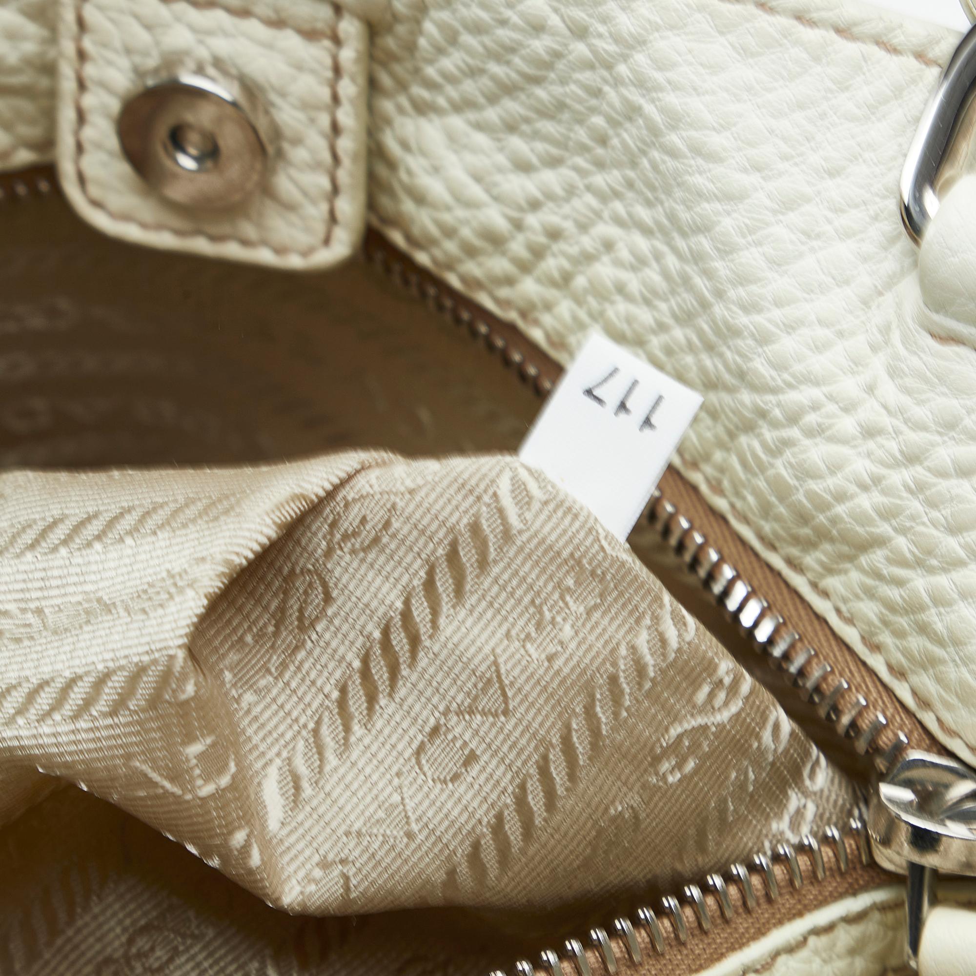 Prada Vitello Daino Tote Bag (SHG-sAWbdn)