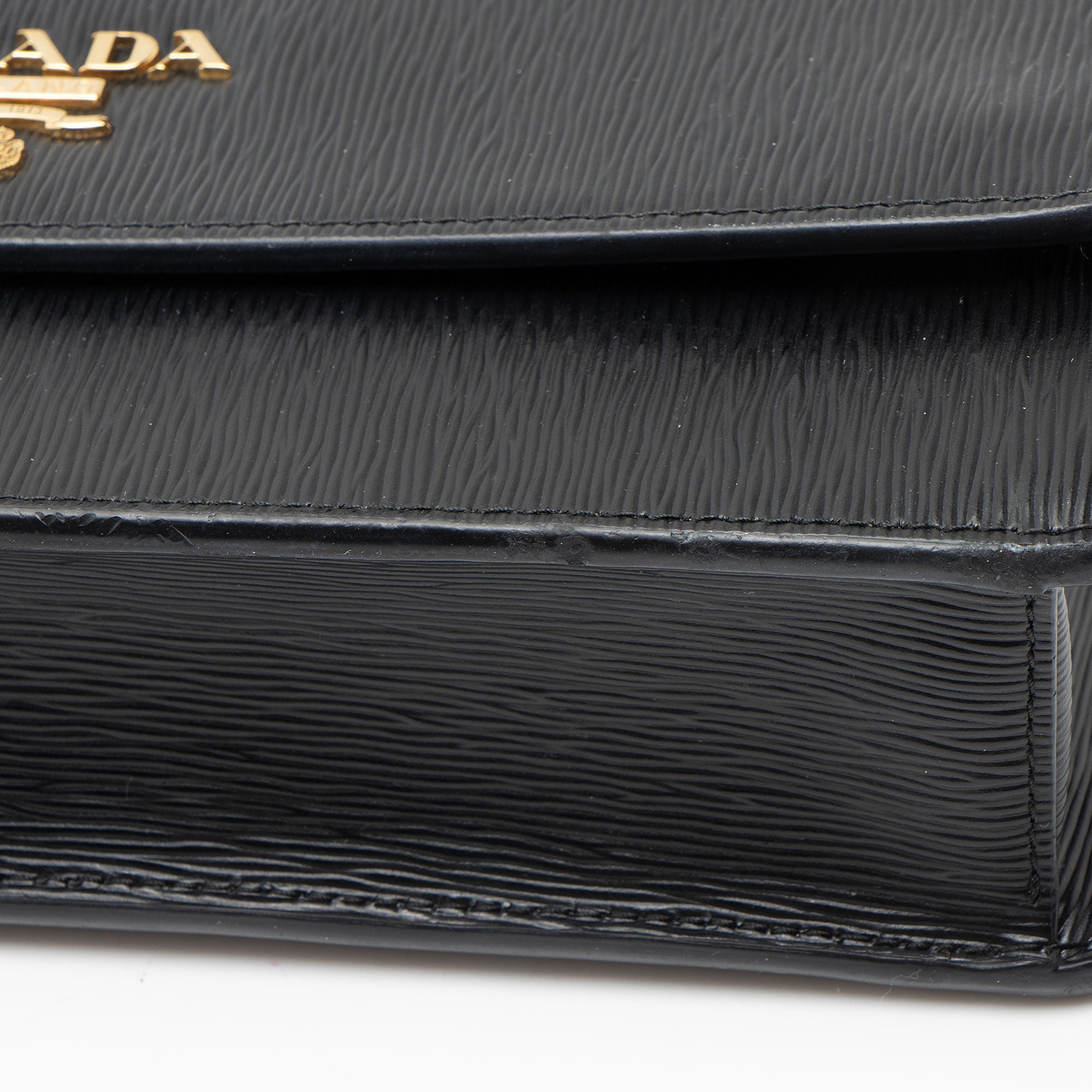 Prada Vitello Move Mini Wallet on Chain