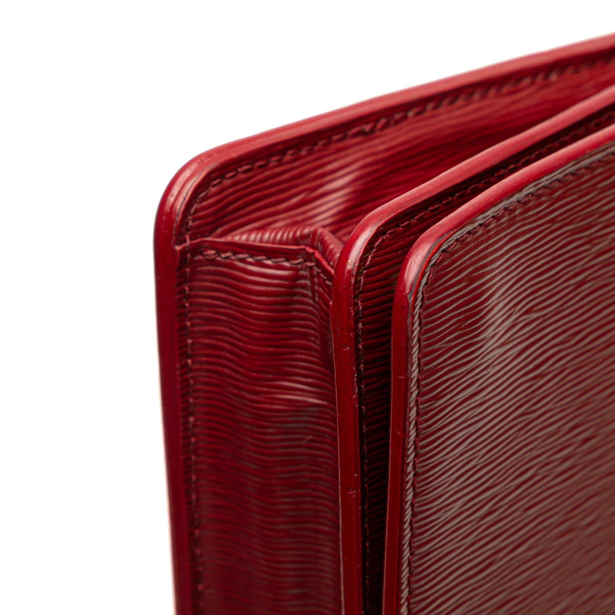 Prada Vitello Move Wallet On Chain