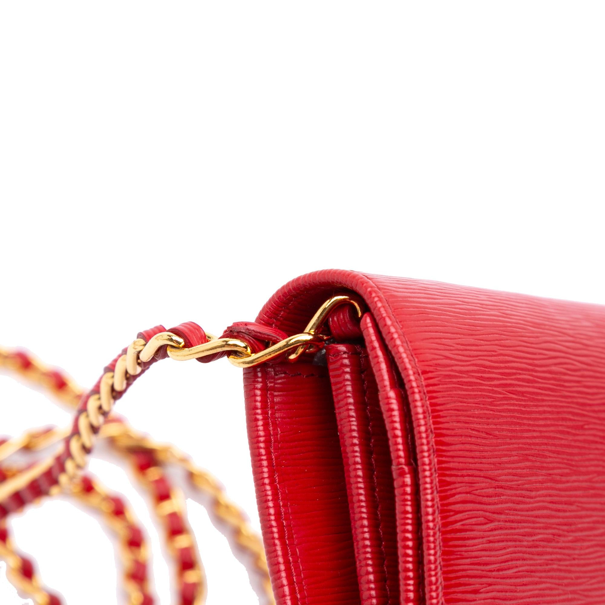 Prada Vitello Move Wallet on Chain