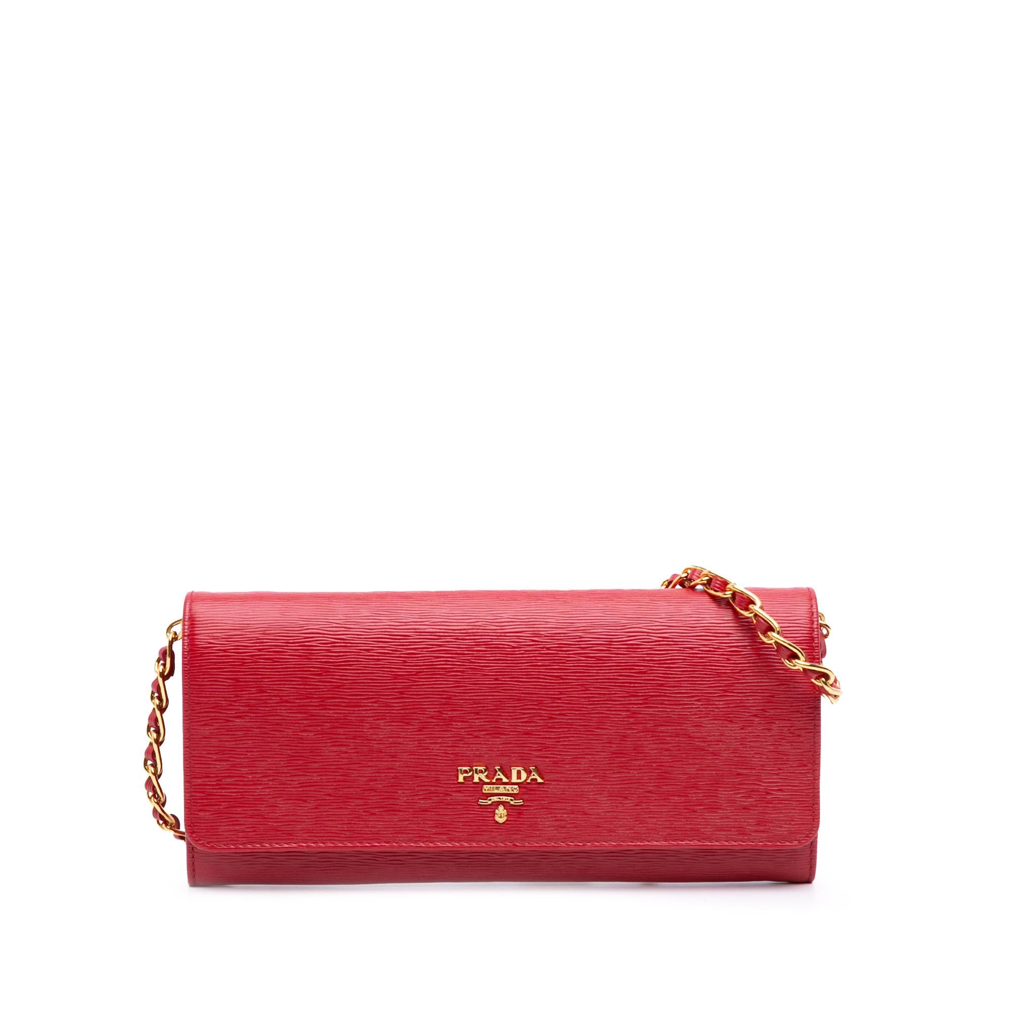 Prada Vitello Move Wallet on Chain