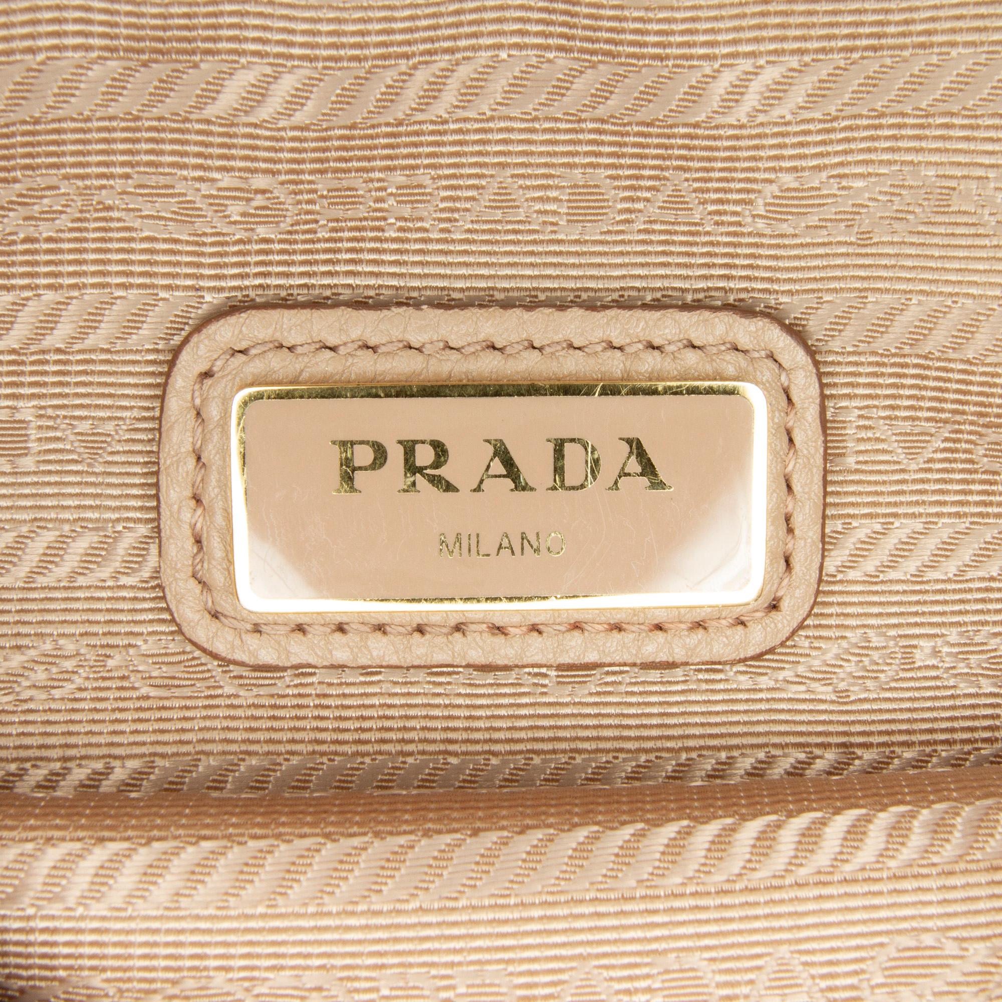 Prada Vitello Phenix Double Zip (SHG-jaXNEZ)