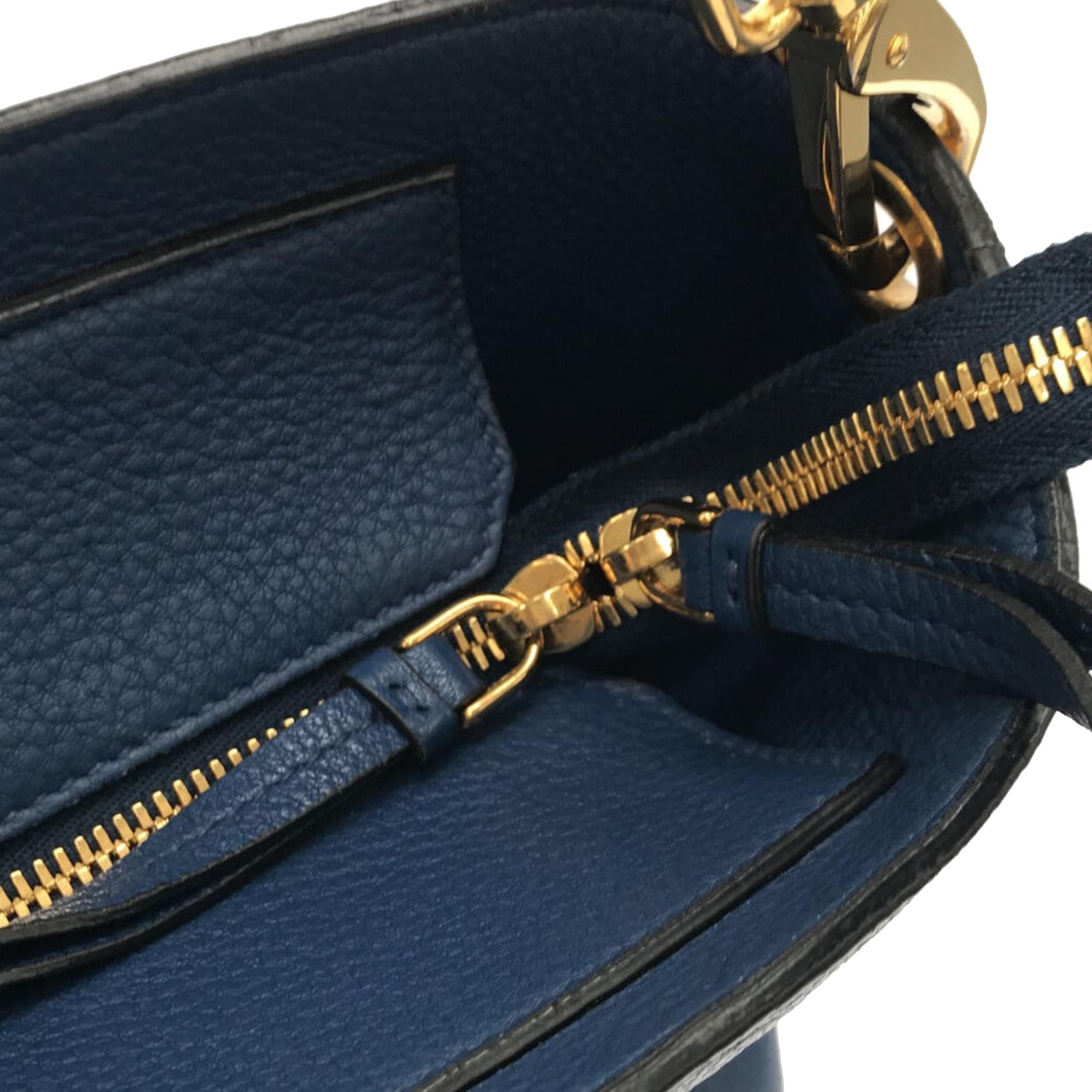 Prada Vitello Phenix Logo Crossbody Bag (SHG-sscjbO)