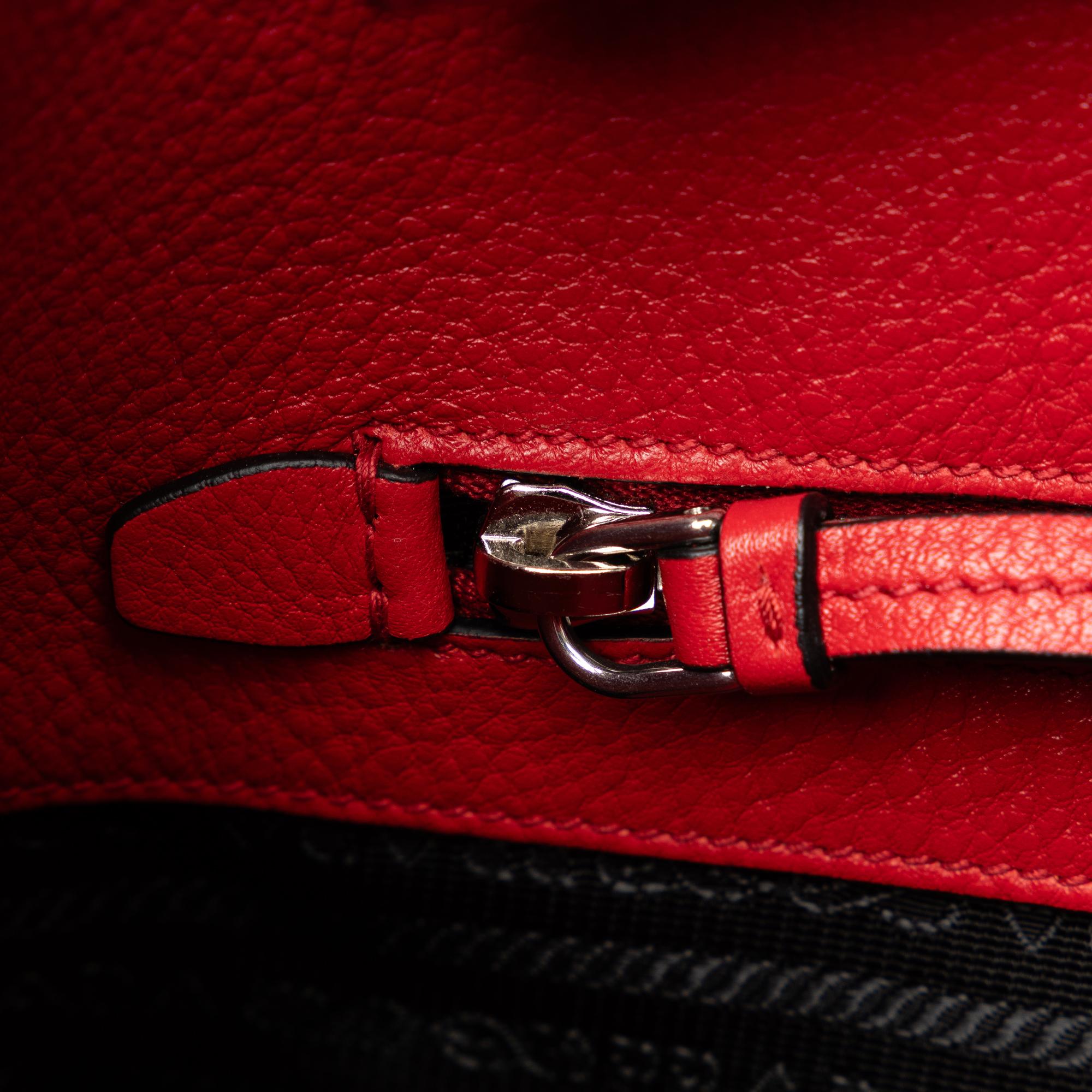 Prada Vitello Phenix Logo Crossbody Bag (SHG-hDrUHO)