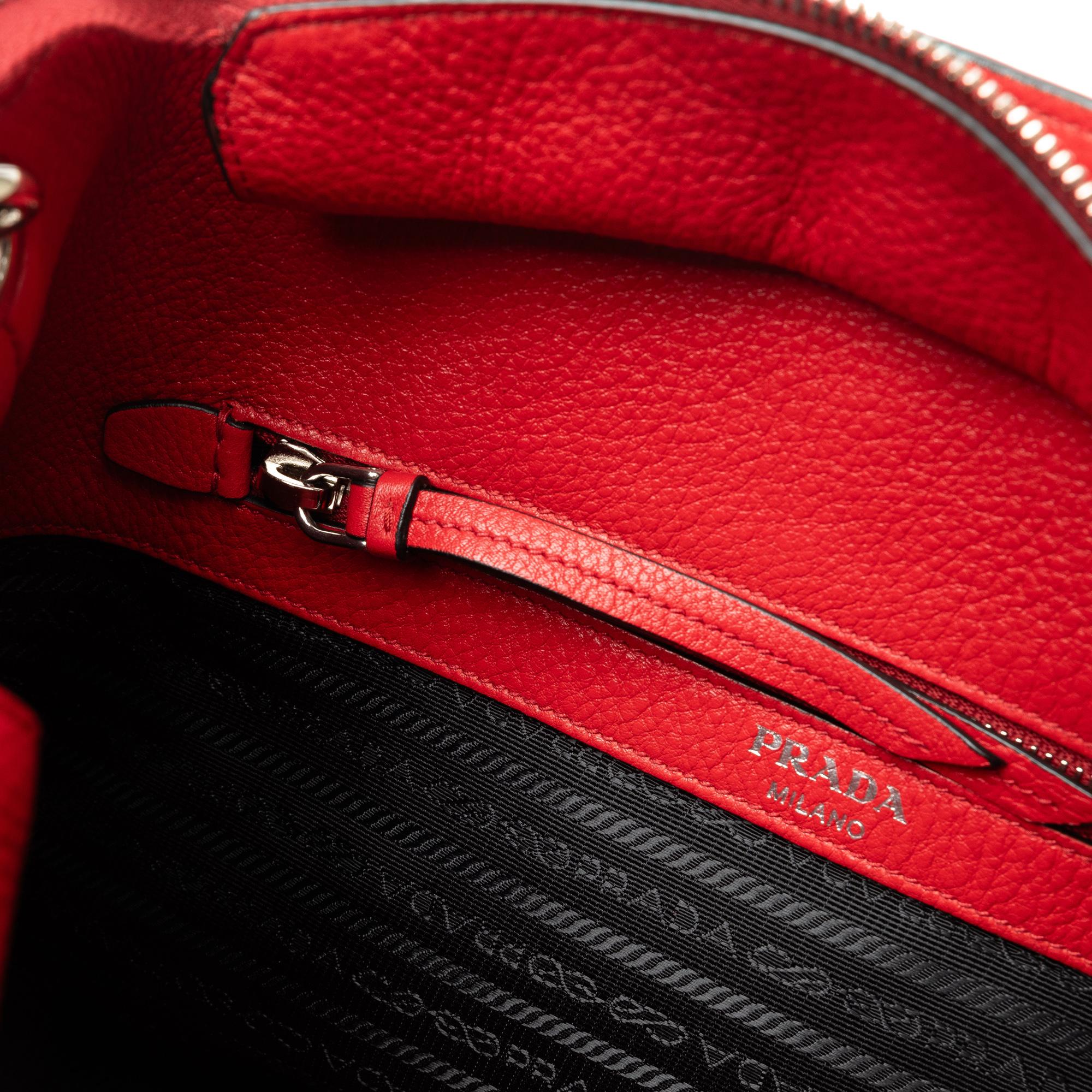 Prada Vitello Phenix Logo Crossbody Bag (SHG-hDrUHO)