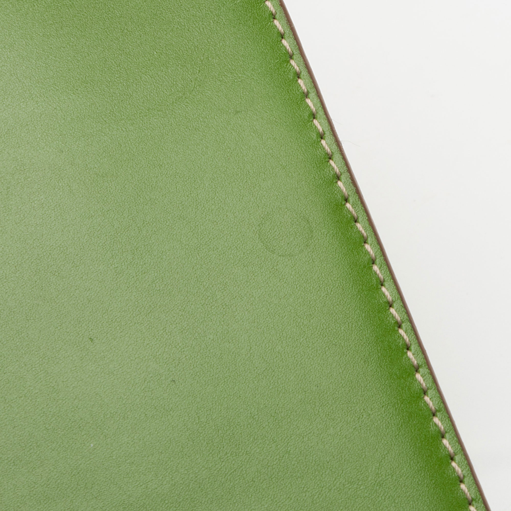 Prada Vitello Pocket Zip Pouch (SHF-roWUm3)