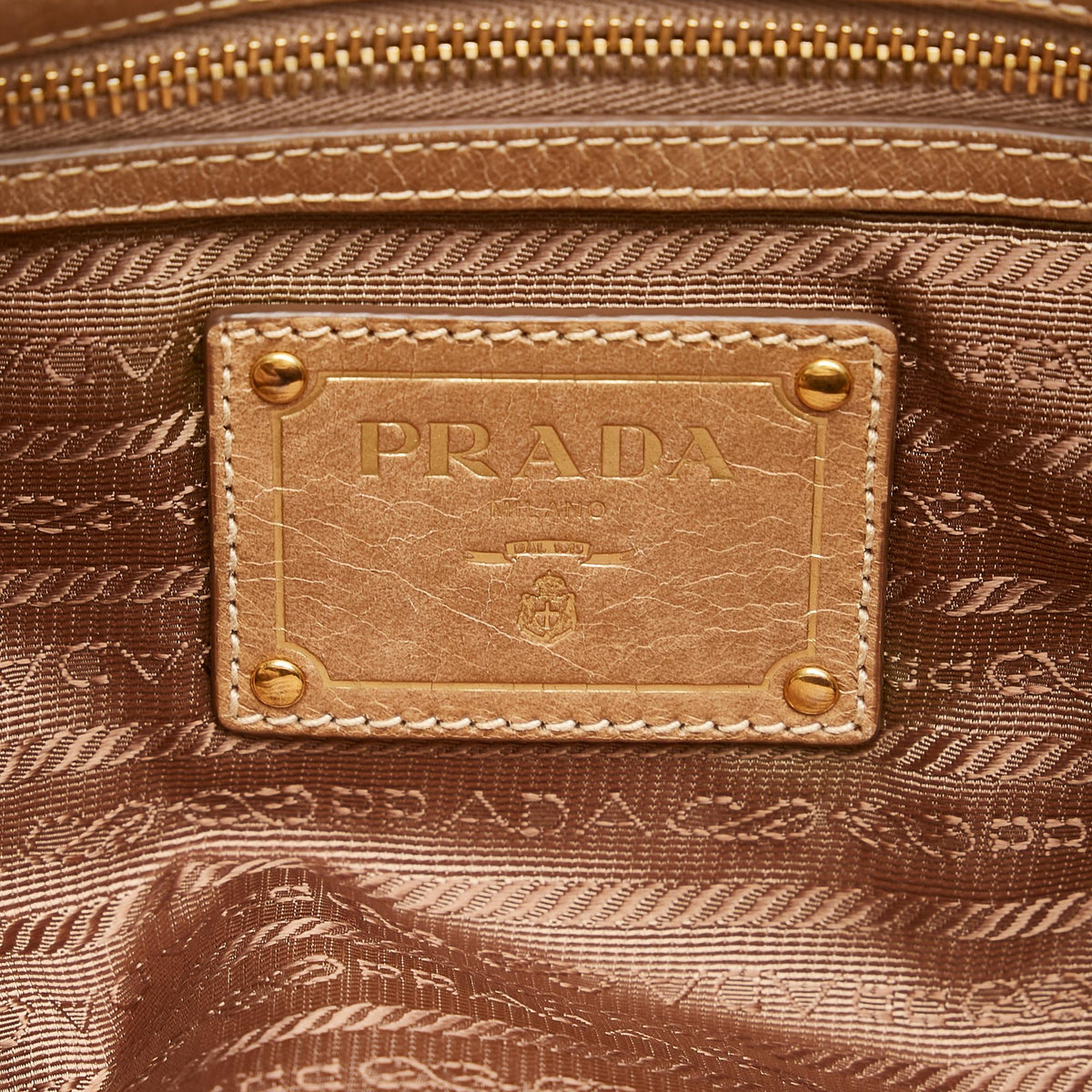 Prada Vitello Shine Shoulder Bag (SHG-hs6V3o)