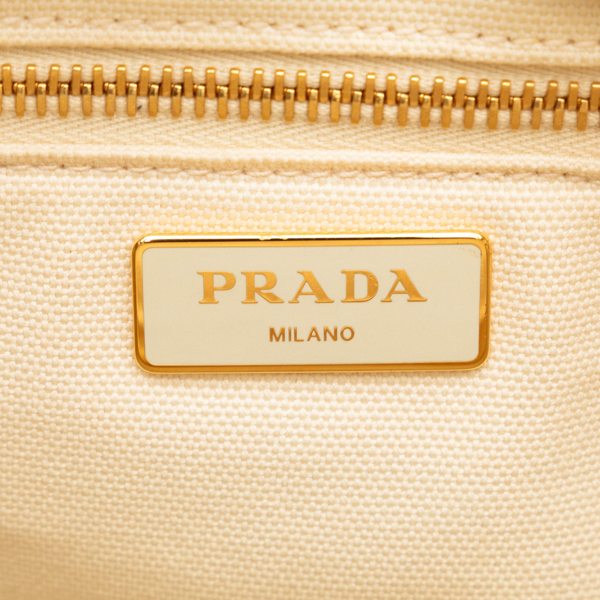 Prada Wicker and Woven Straw Fringe Basket Bag (SHG-uwOpdU)