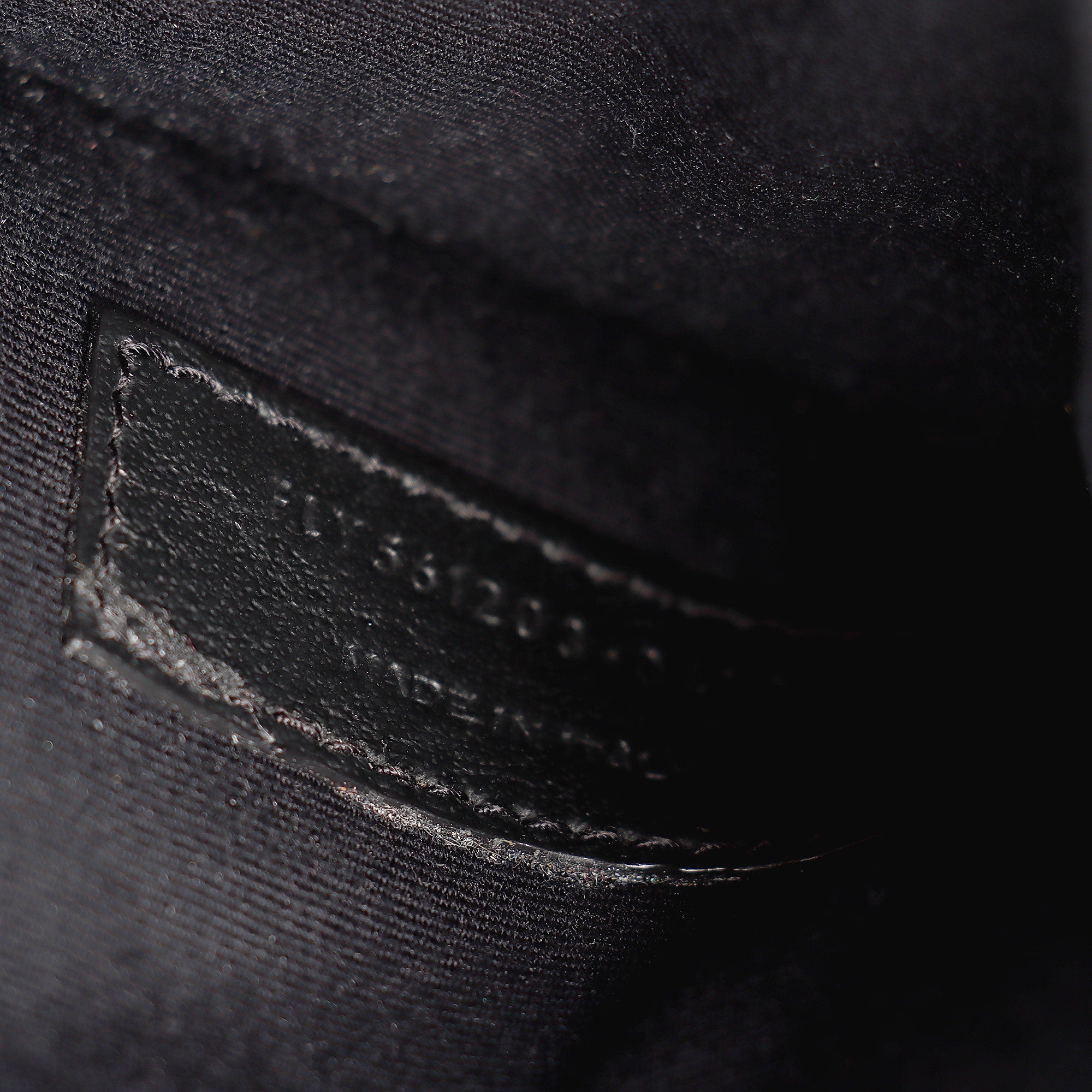 Saint Lauent Calfskin Monogram Uptown Baby Pouch (SHF-3t9Yvn)