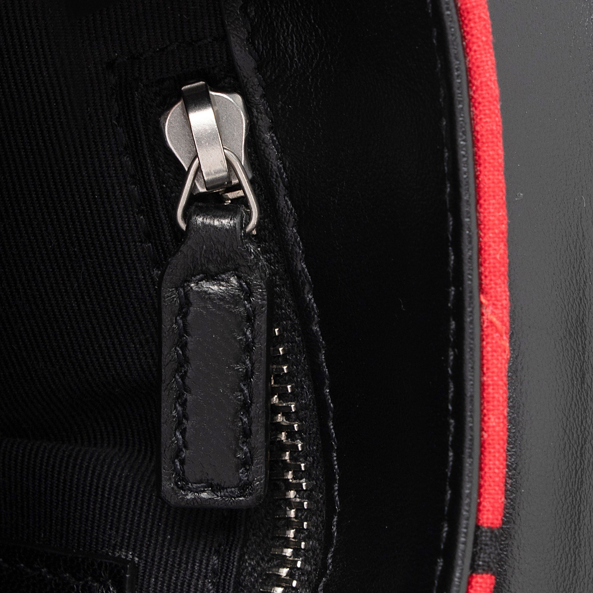 Saint Laurent Bandana Monogram LouLou Toy Shoulder Bag (SHF-Cci5Ed)