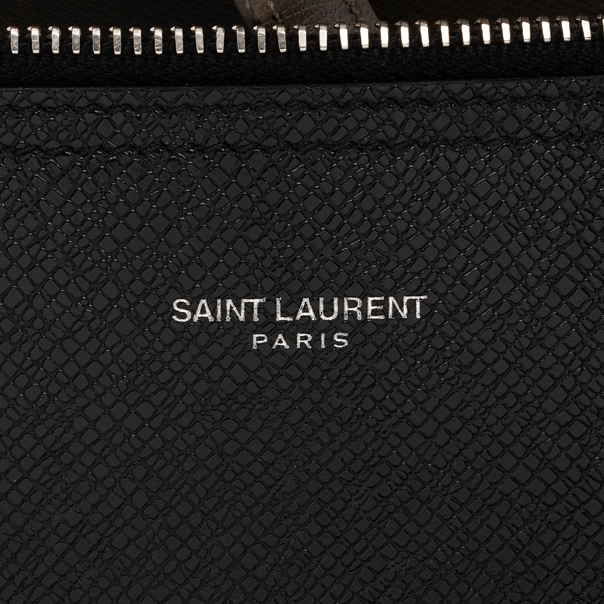 Saint Laurent Boucle Embossed Leather Shopping Tote (SHF-3yPQcN)