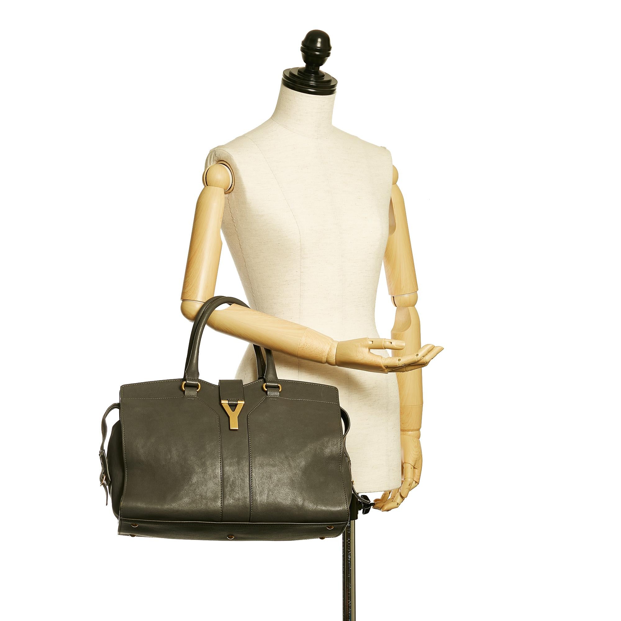 Saint Laurent Cabas Chyc Ligne Leather Handbag (SHG-29293)